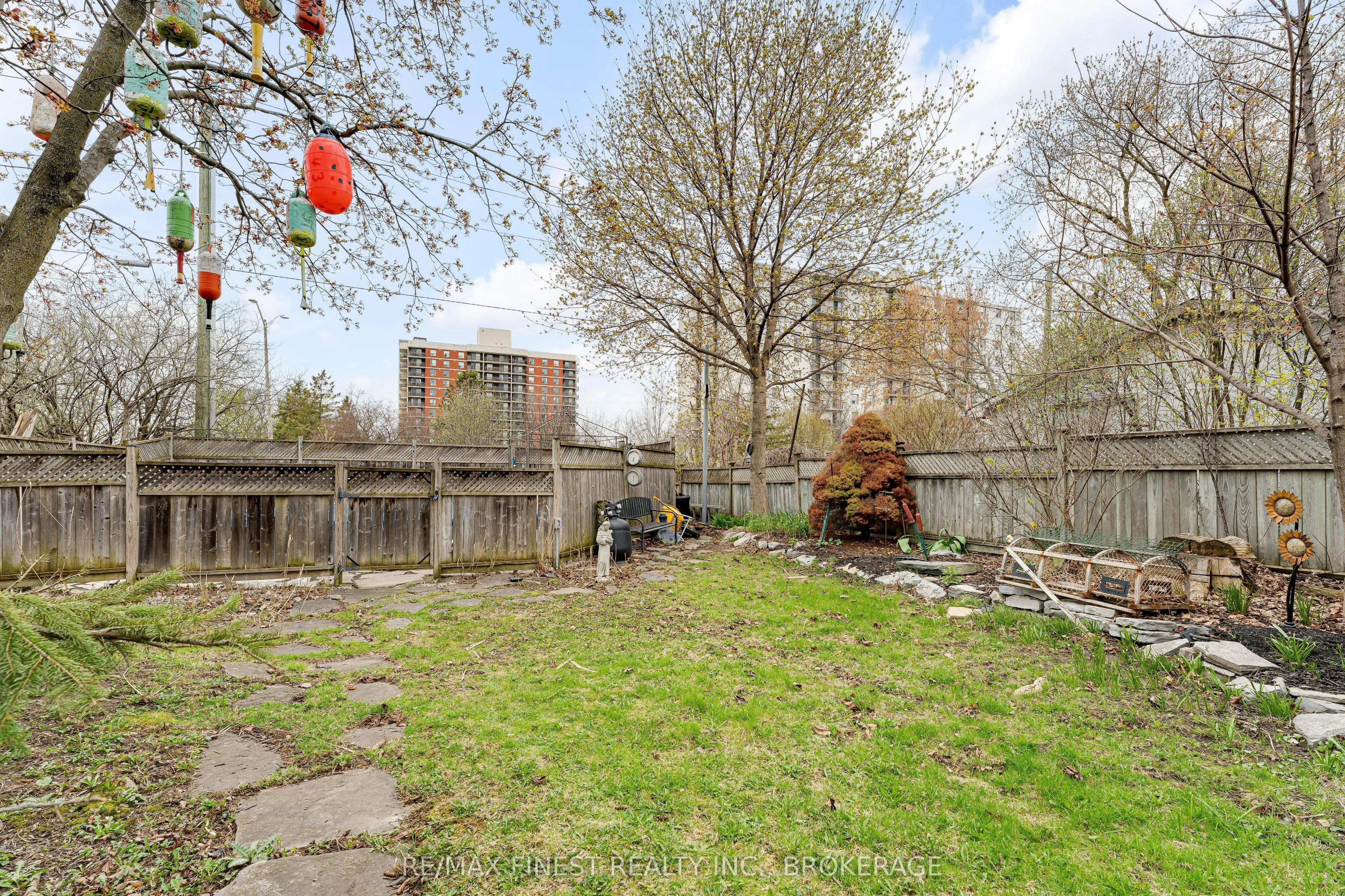580 MacDonnell Street