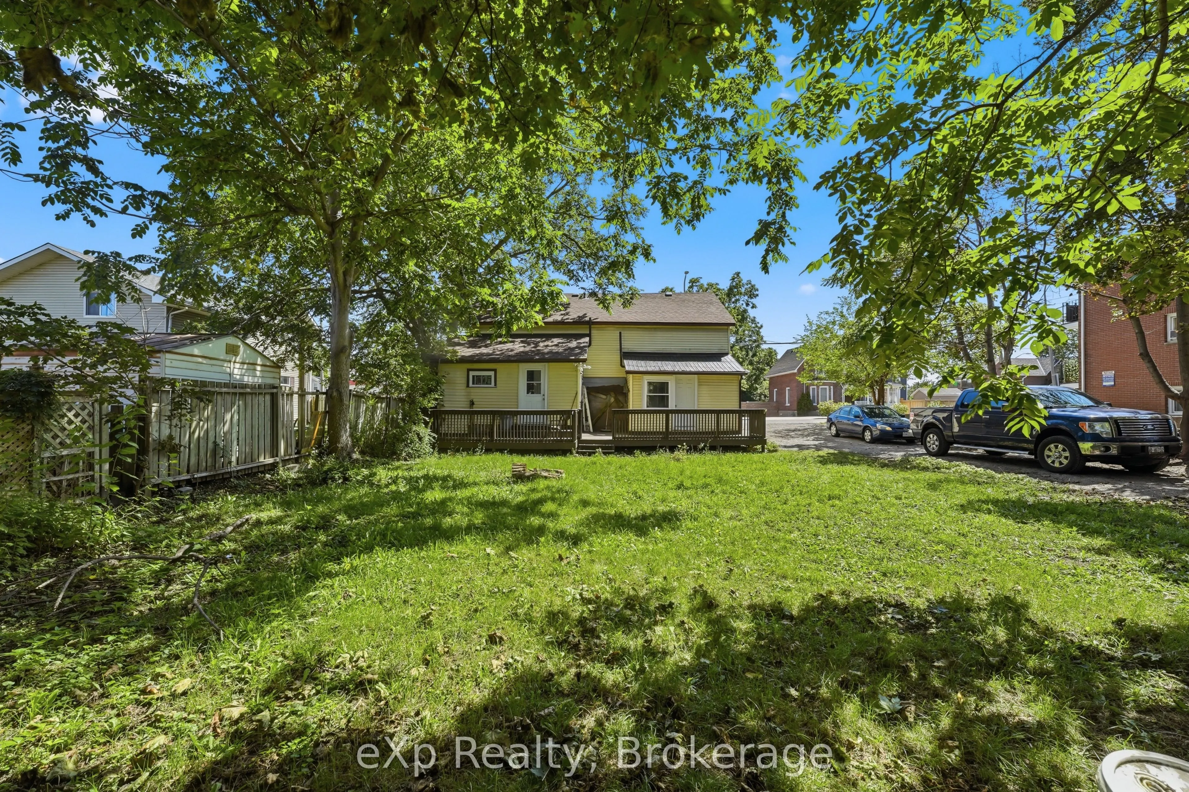 188 Dundas Street W