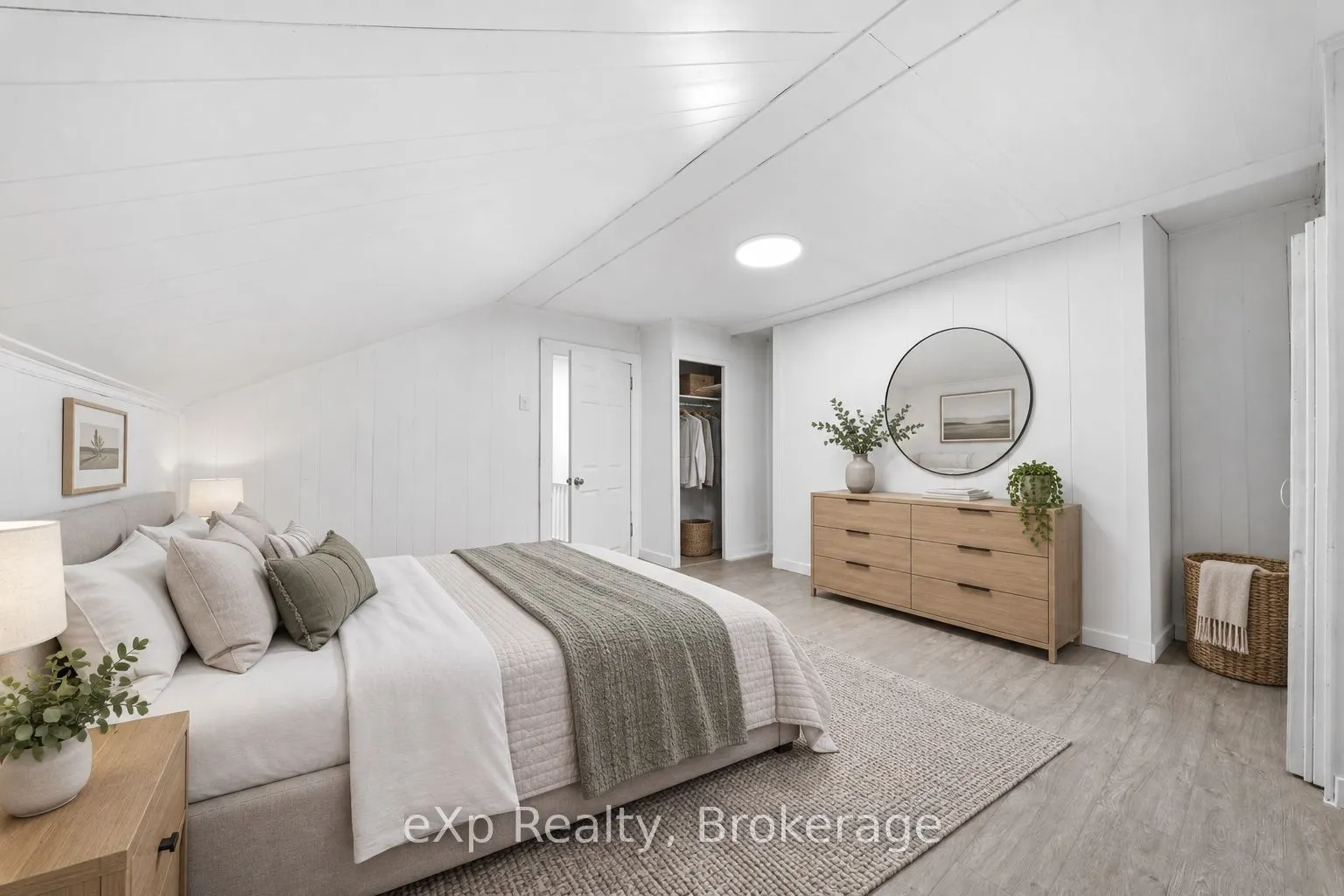 188 Dundas Street W