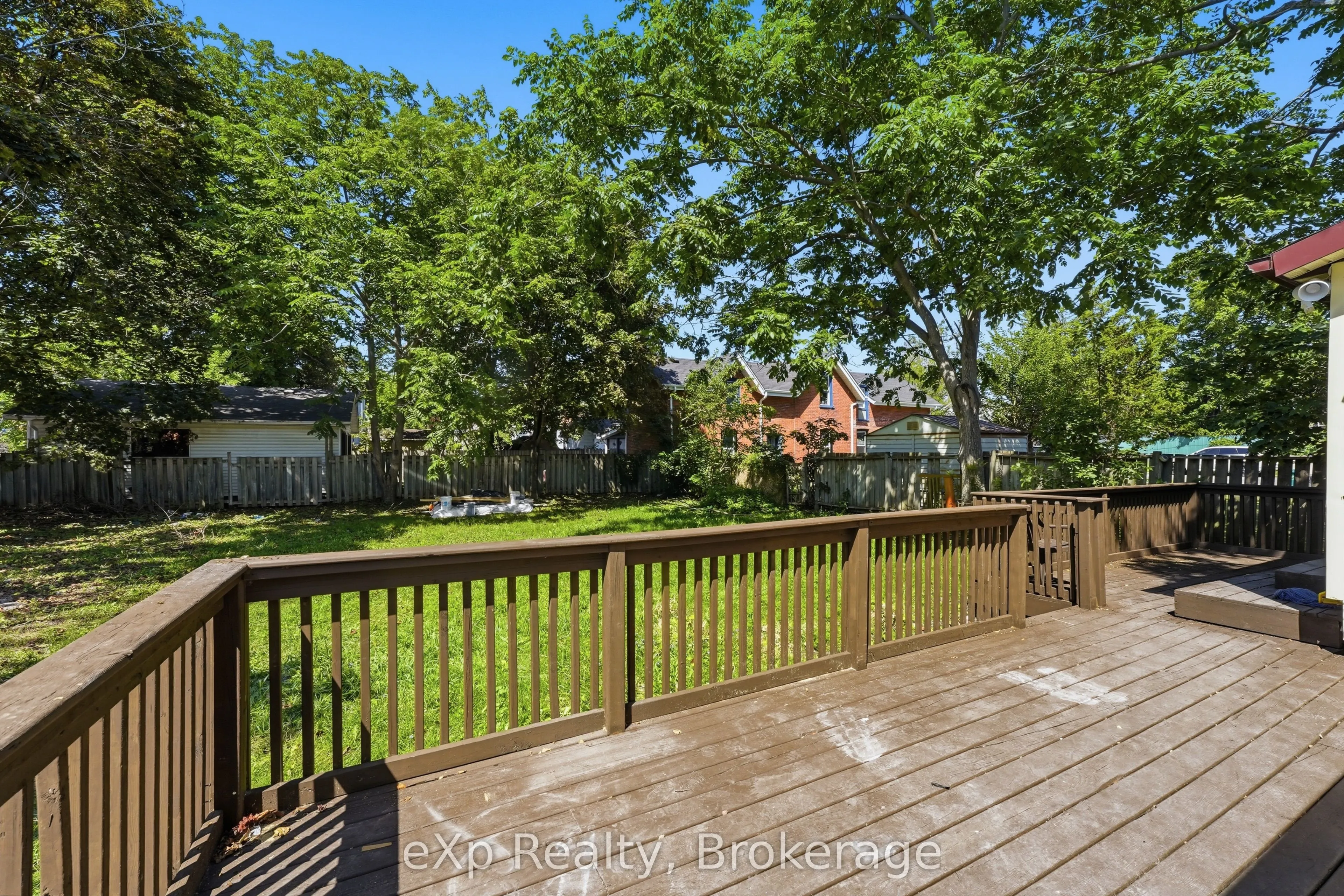 188 Dundas Street W