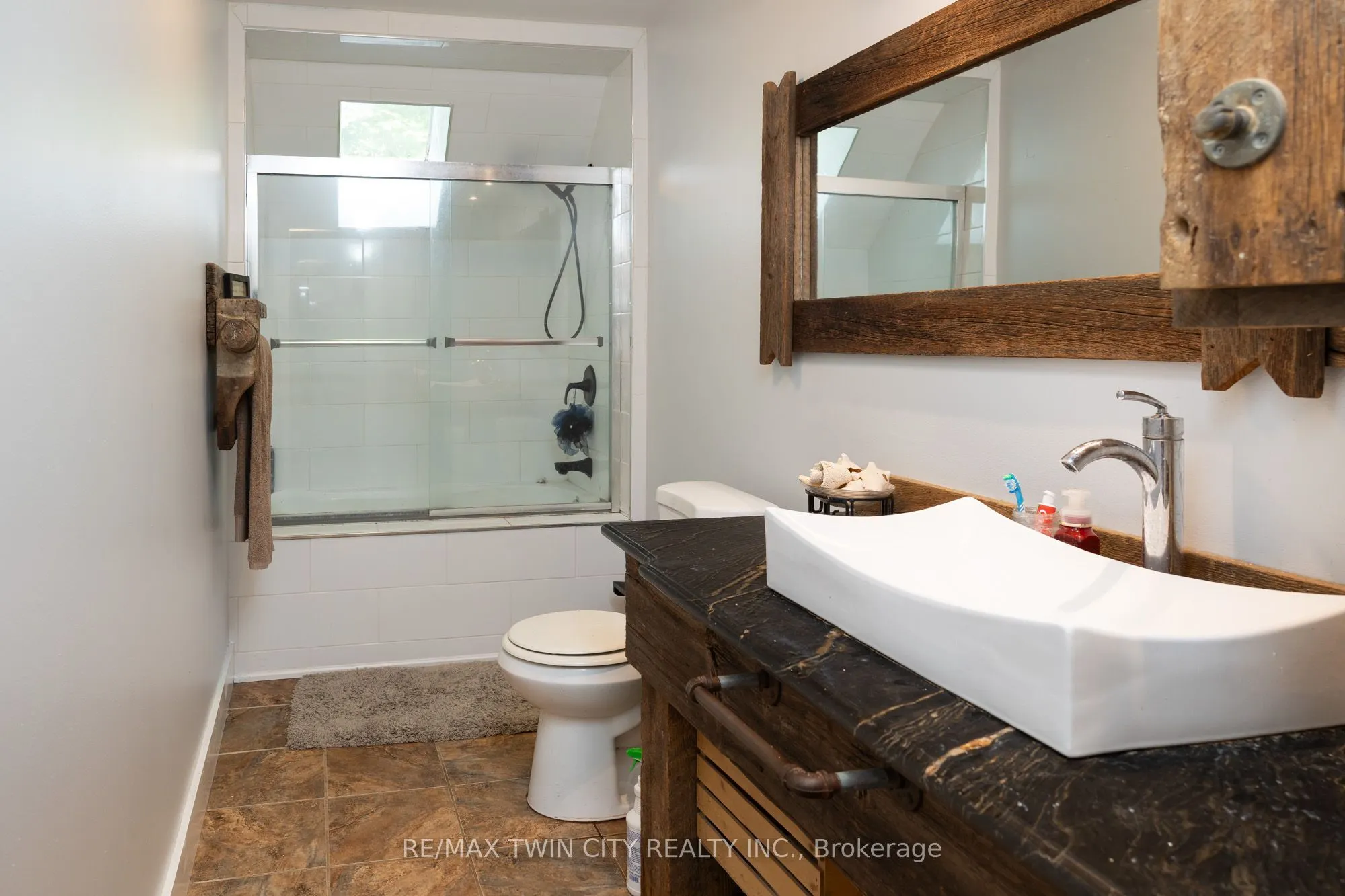 2605 WINDHAM EAST QUARTER LINE Road