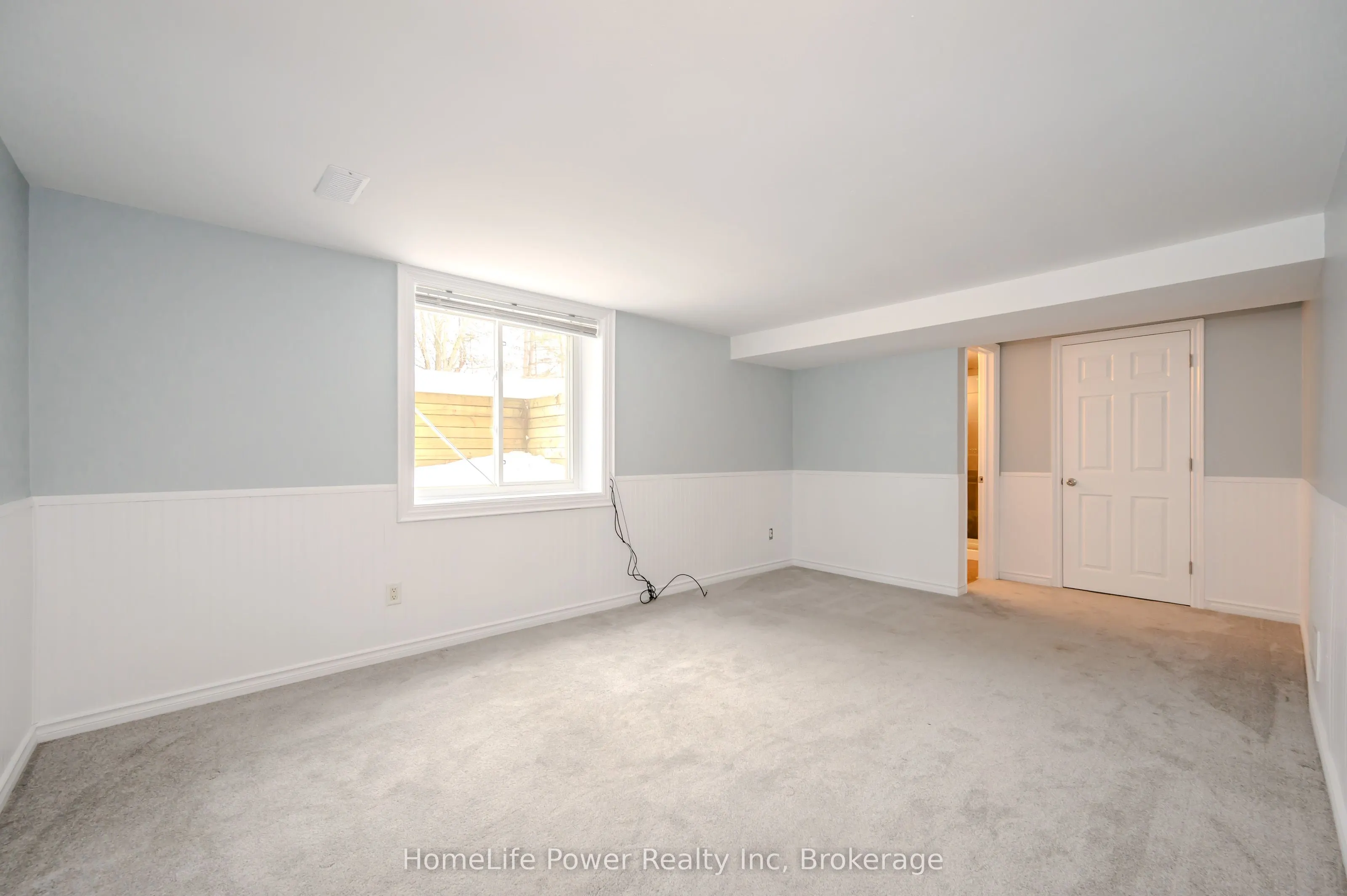 4290 Victoria Road S
