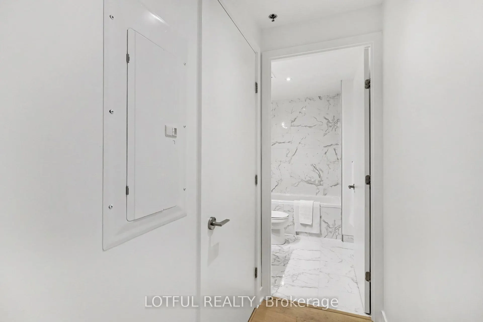 203 Catherine Street #1309