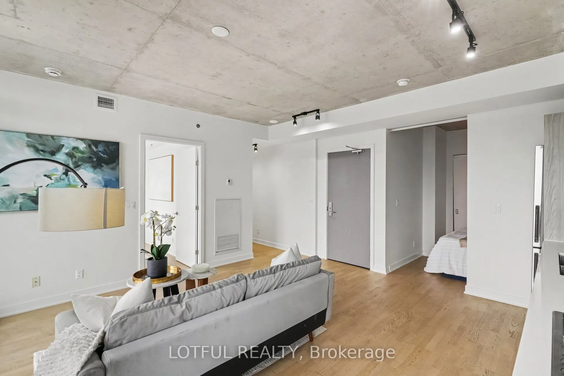203 Catherine Street #1309
