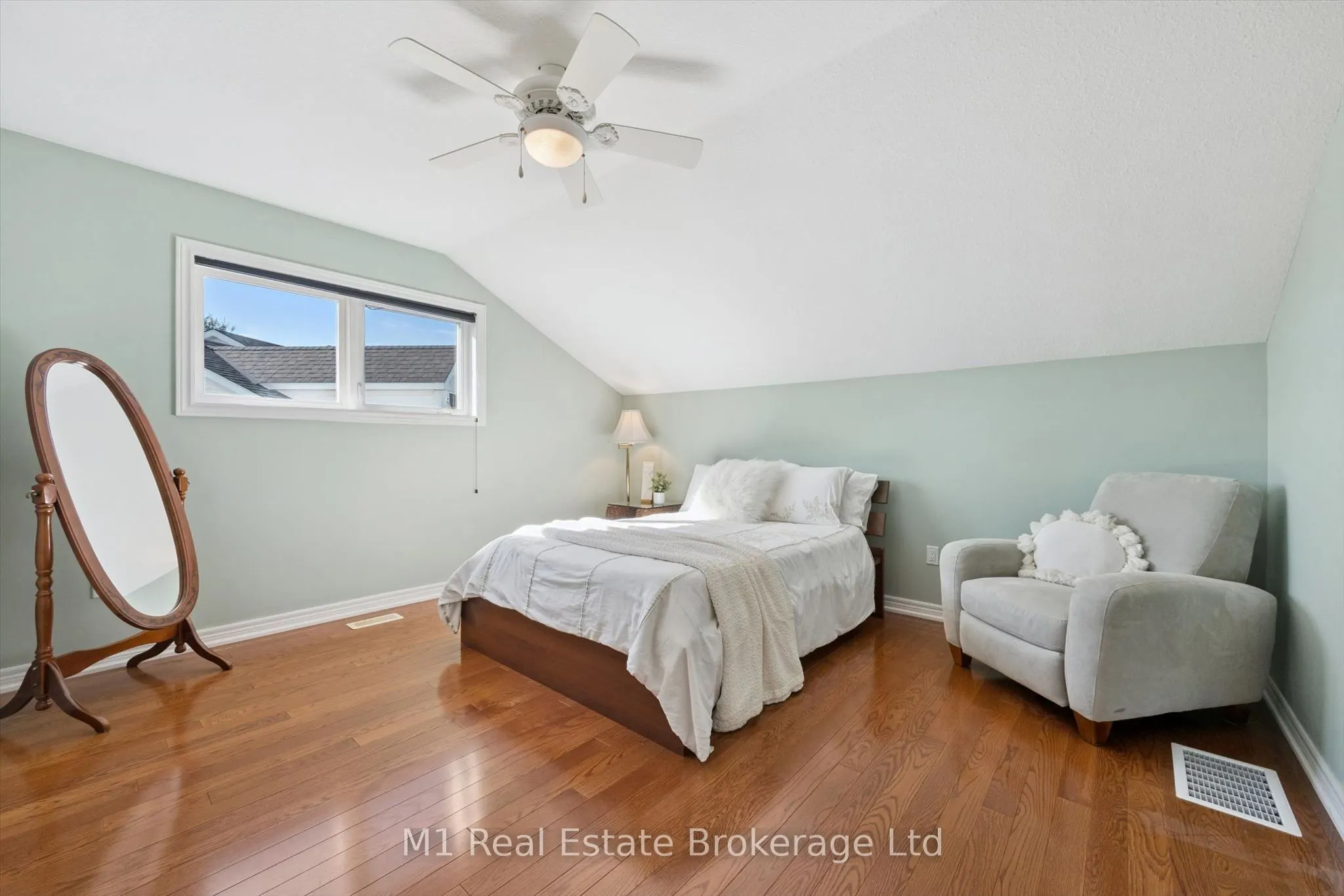 105 Riverwalk Place