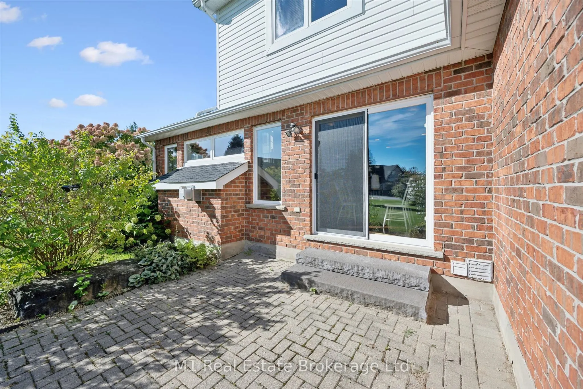 105 Riverwalk Place