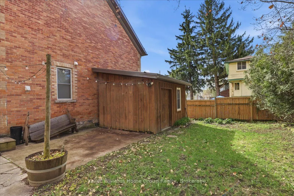 44 2nd Avenue