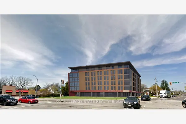 906 Main Street W