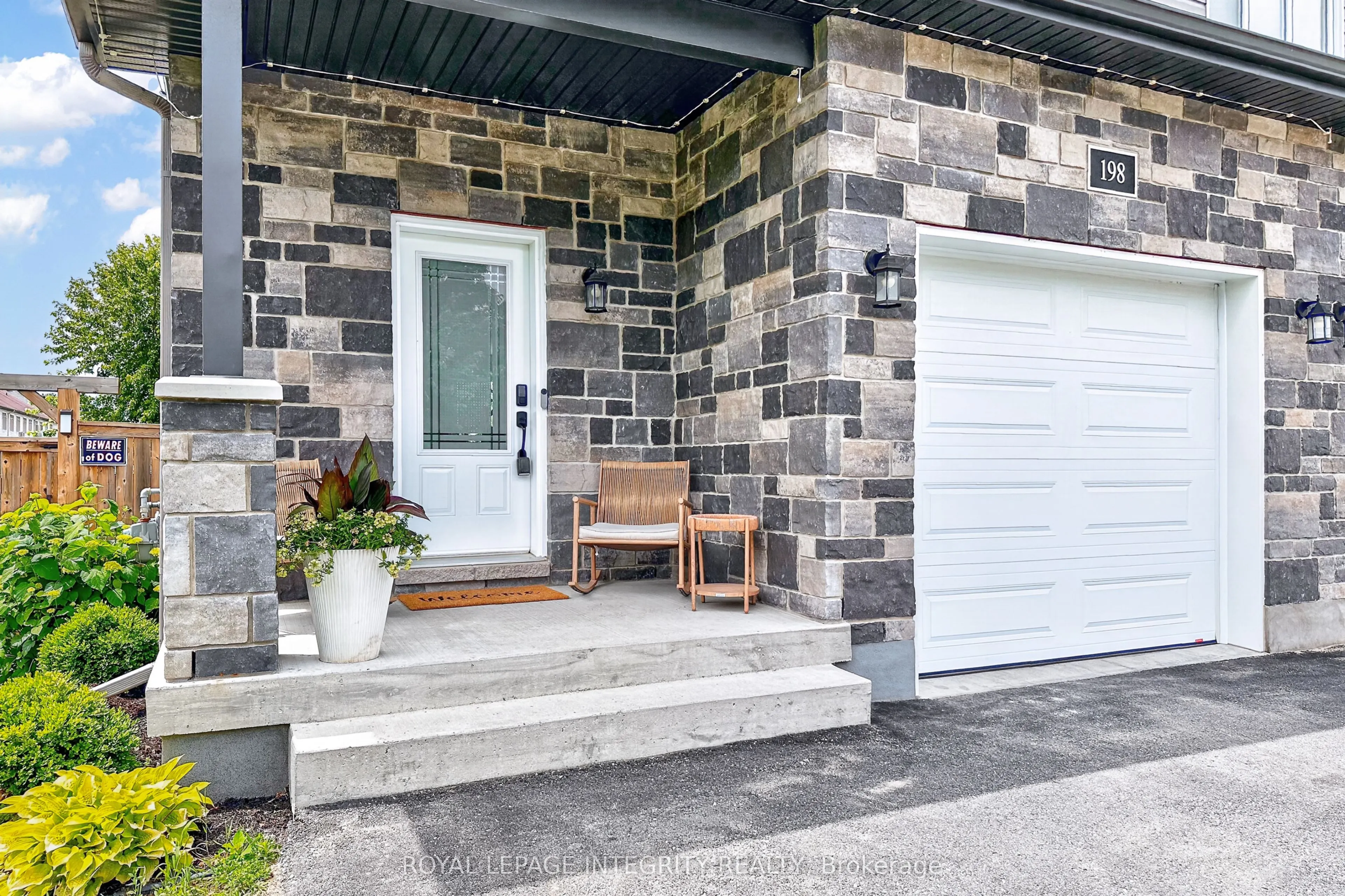 198 Bourdeau Boulevard