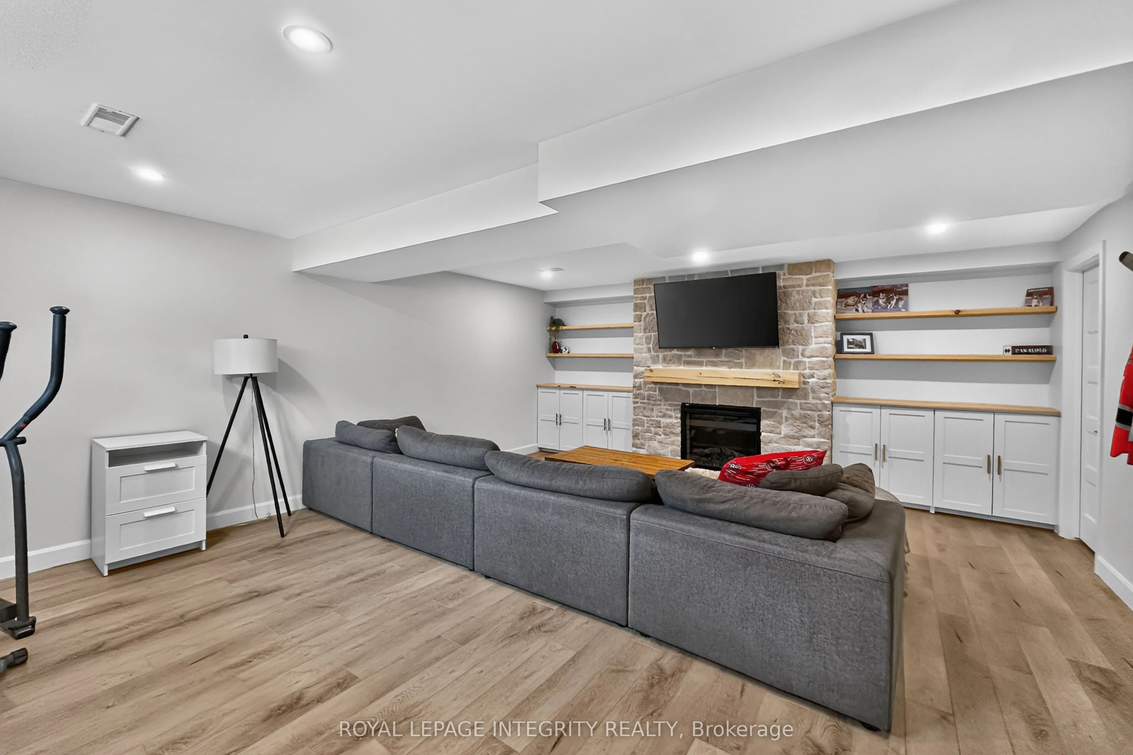 198 Bourdeau Boulevard
