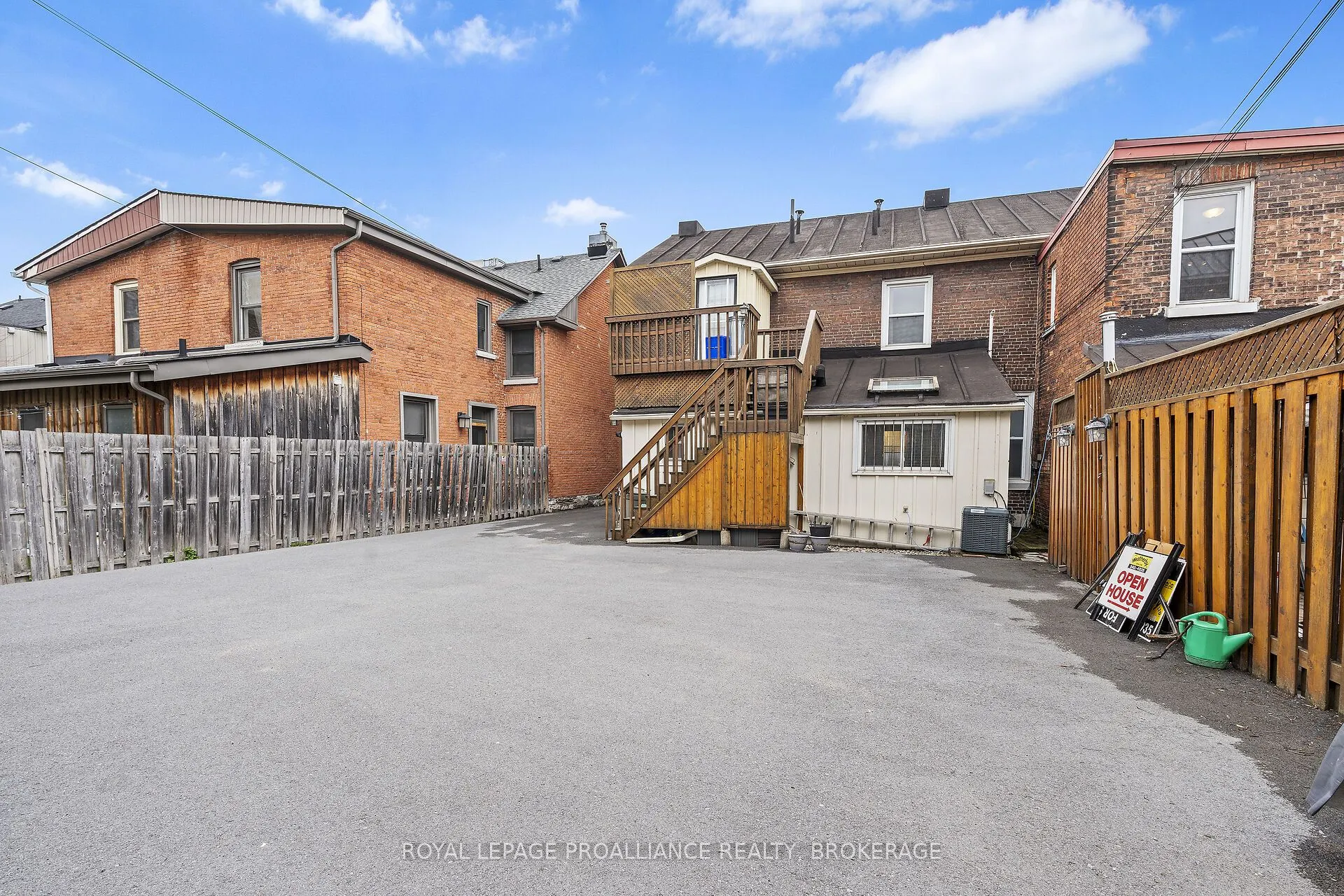 274 Wellington Street