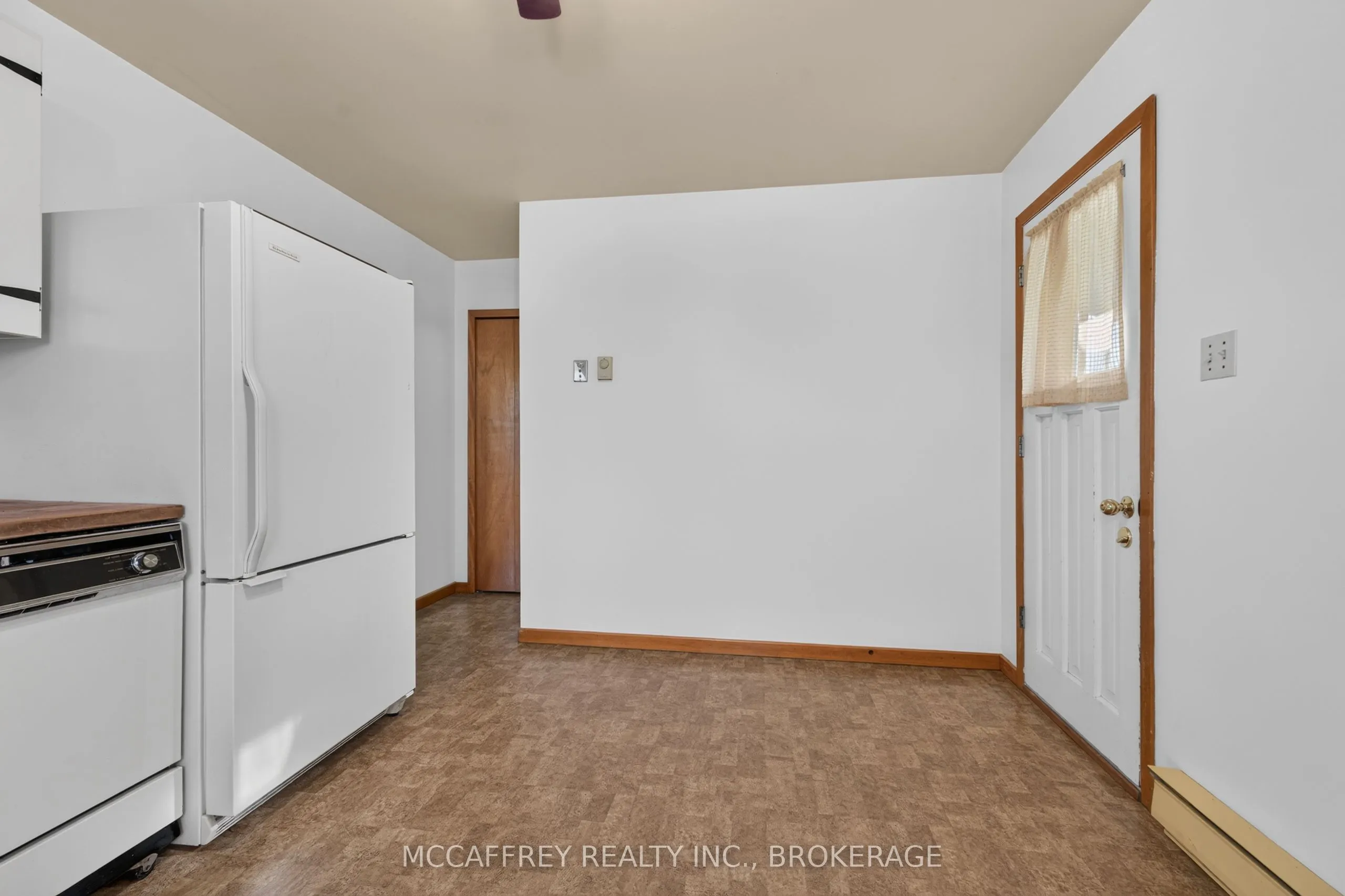 2572 County Rd 1 E