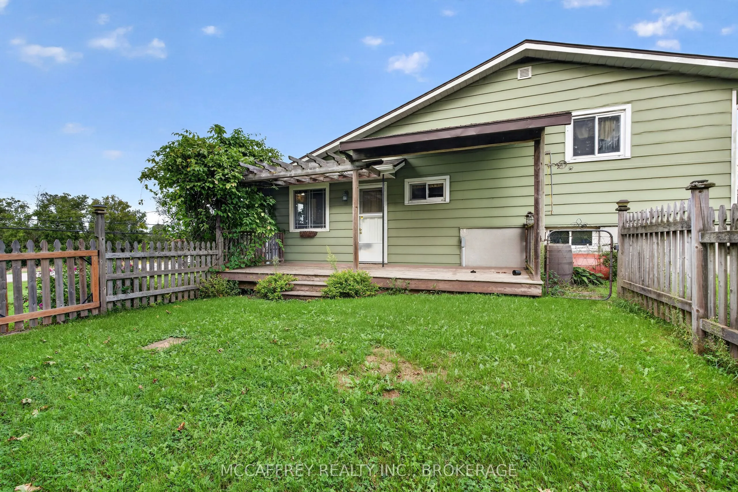 2572 County Rd 1 E
