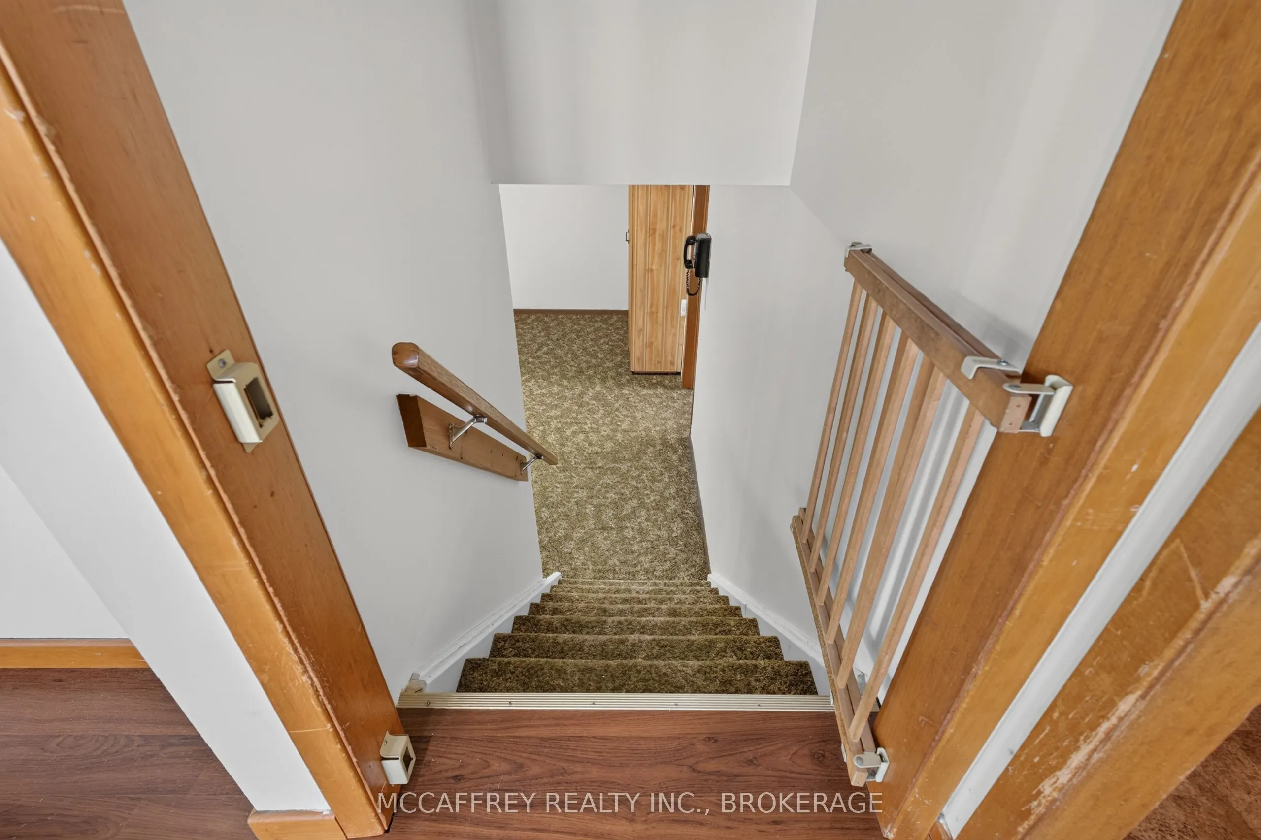 2572 County Rd 1 E