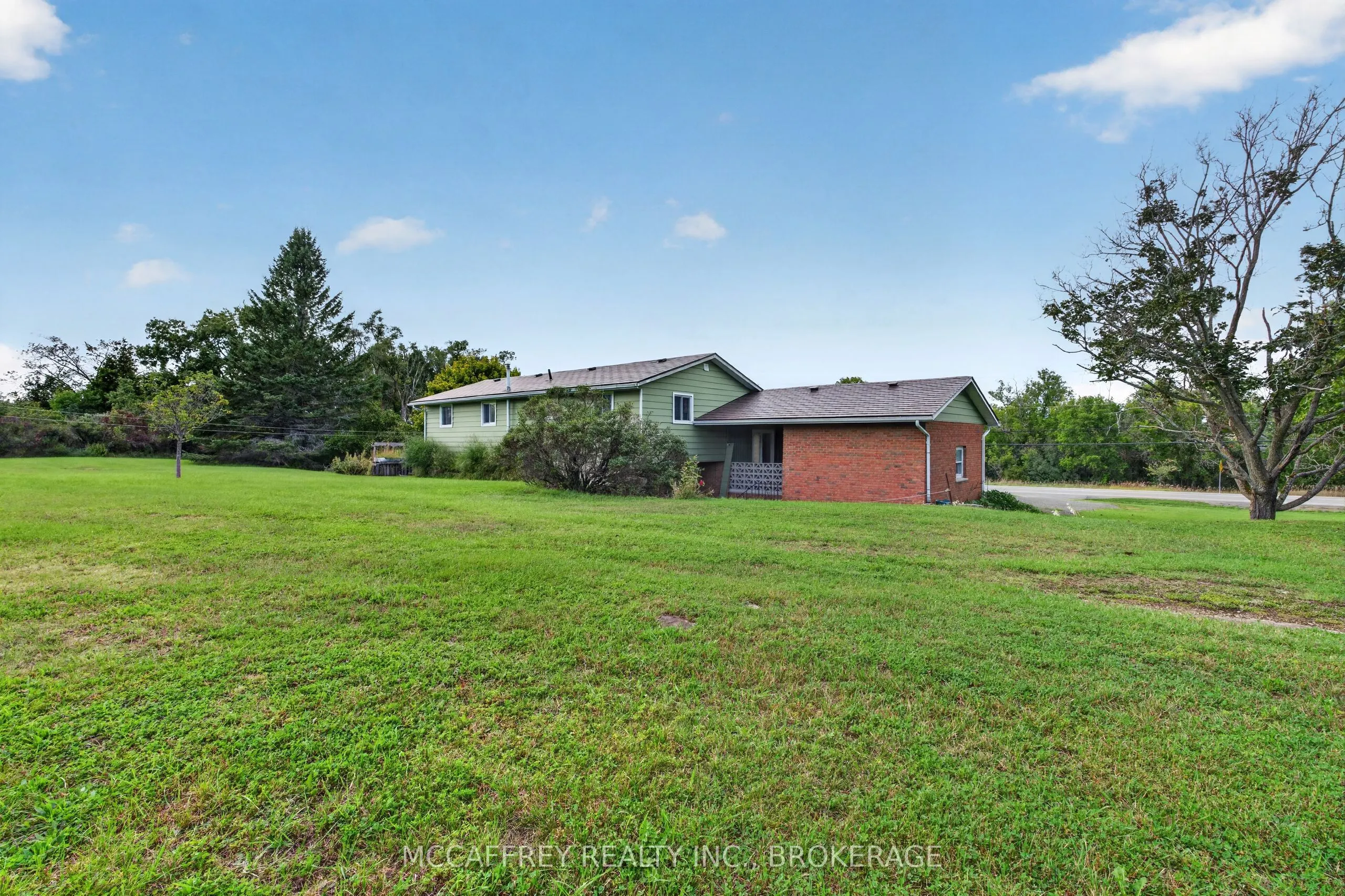 2572 County Rd 1 E