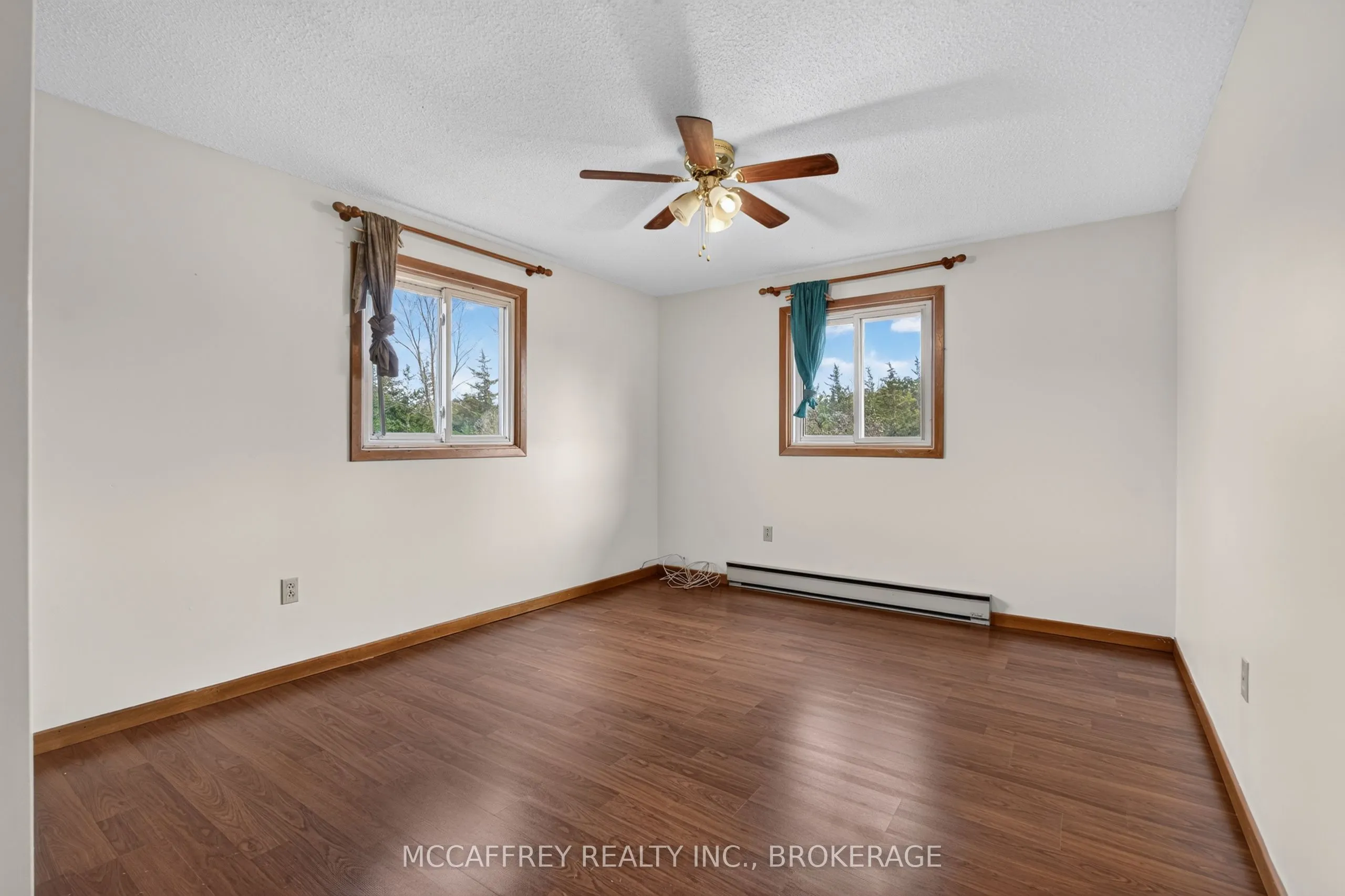 2572 County Rd 1 E