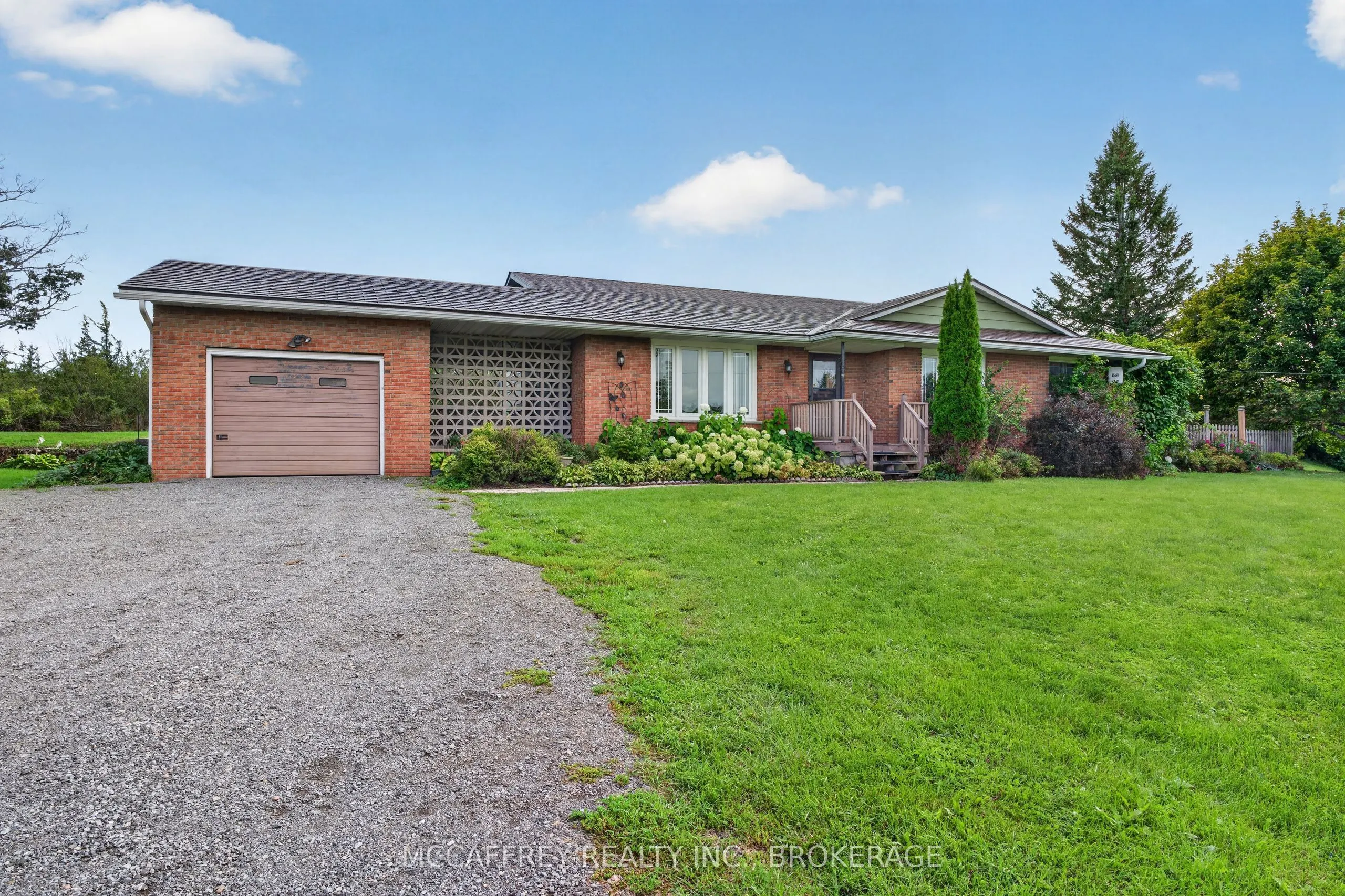 2572 County Rd 1 E