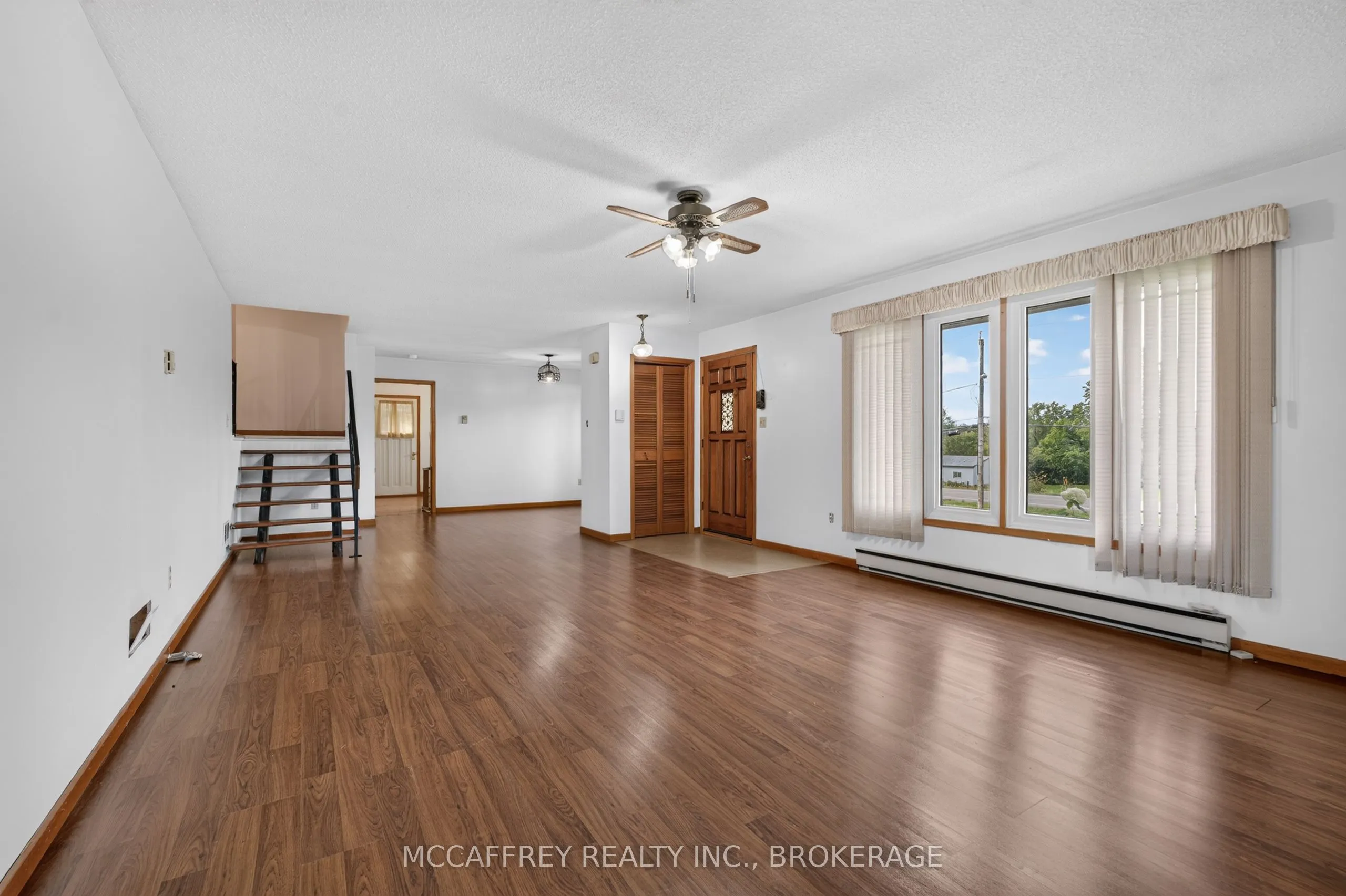 2572 County Rd 1 E