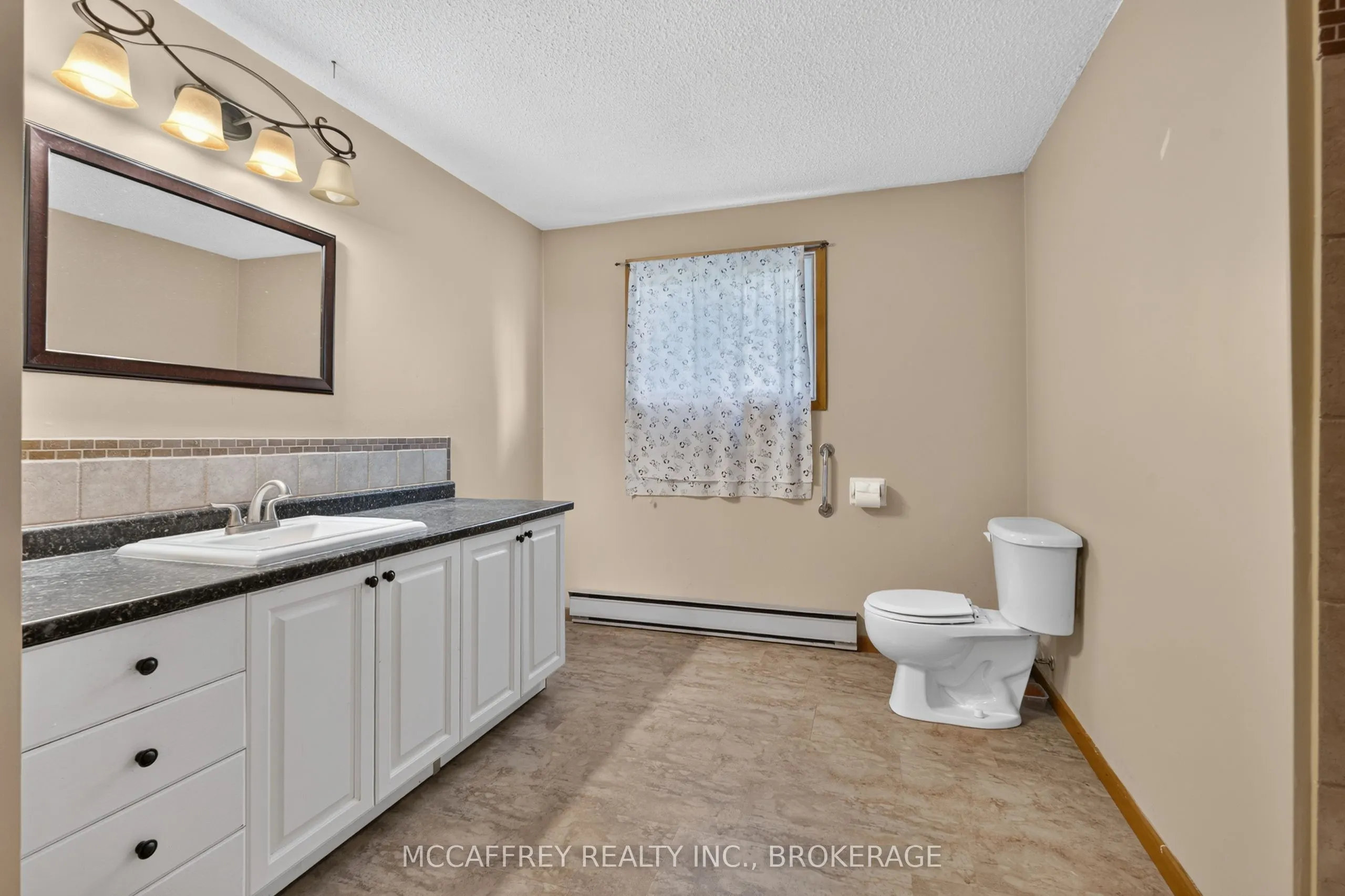 2572 County Rd 1 E