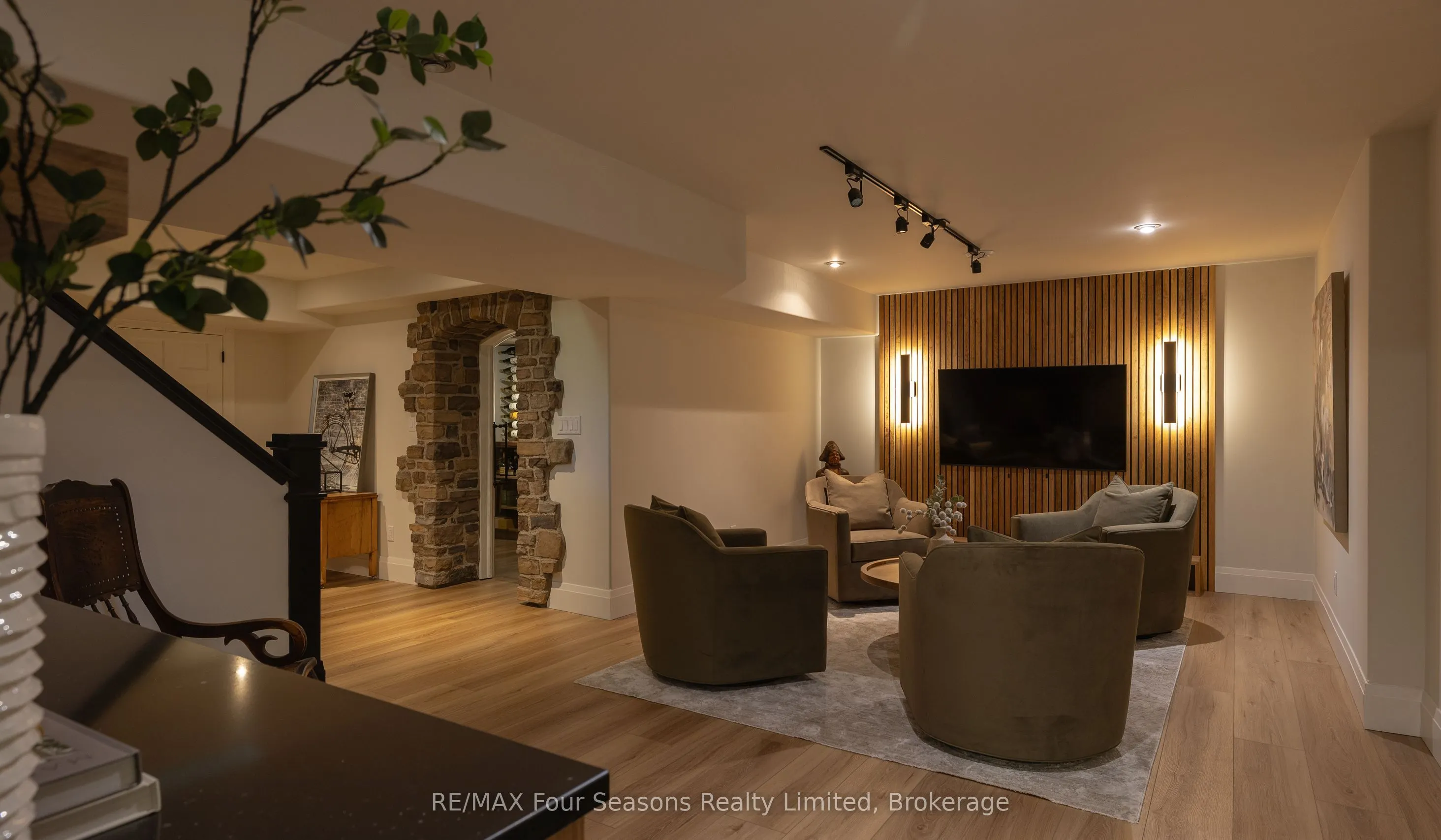 108 George Mcrae Road W