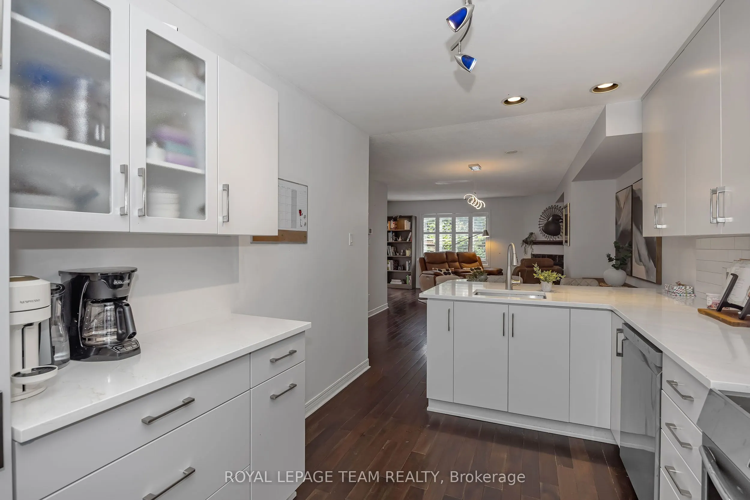 583 Tweedsmuir Avenue #9
