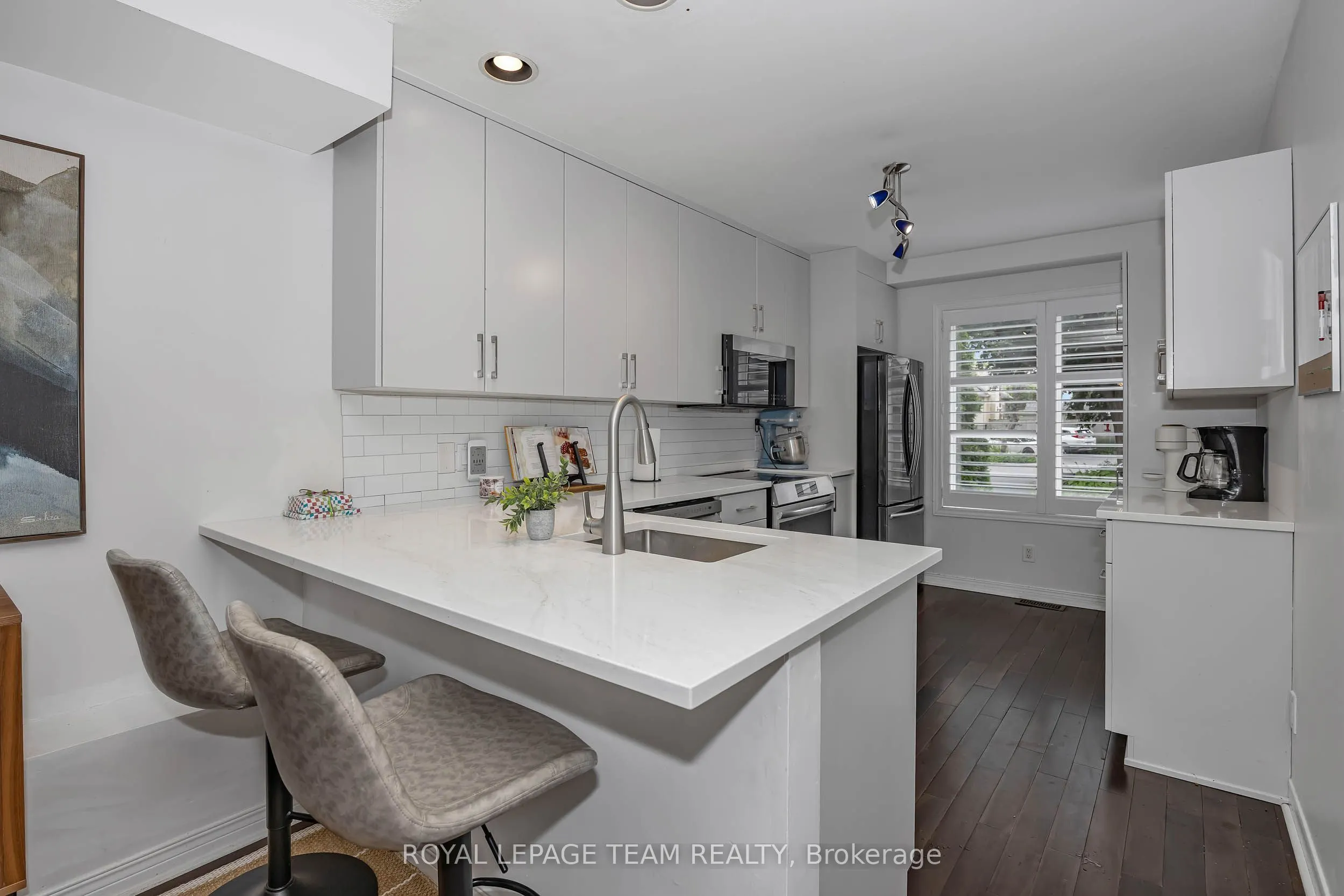 583 Tweedsmuir Avenue #9