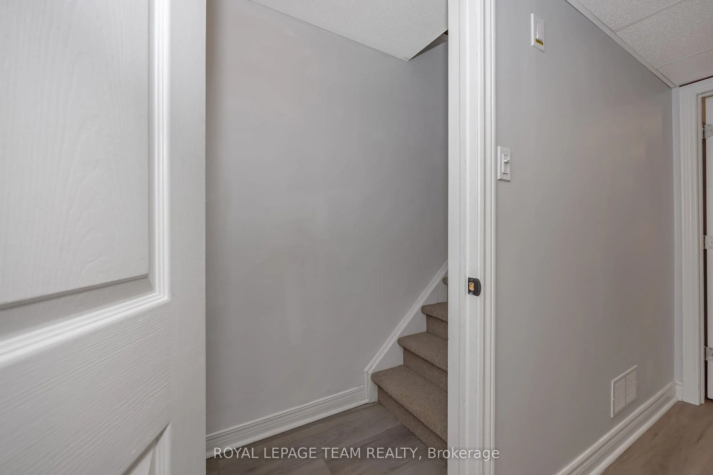583 Tweedsmuir Avenue #9
