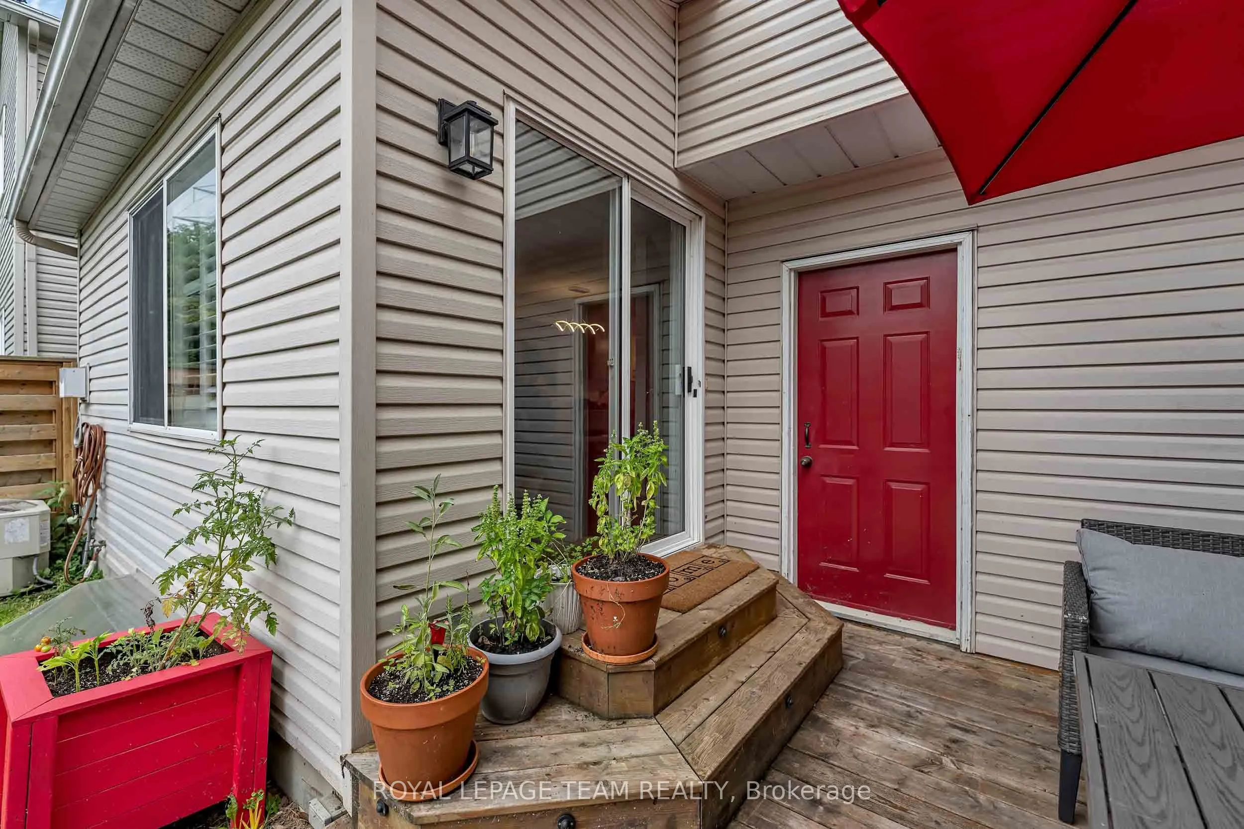 583 Tweedsmuir Avenue #9
