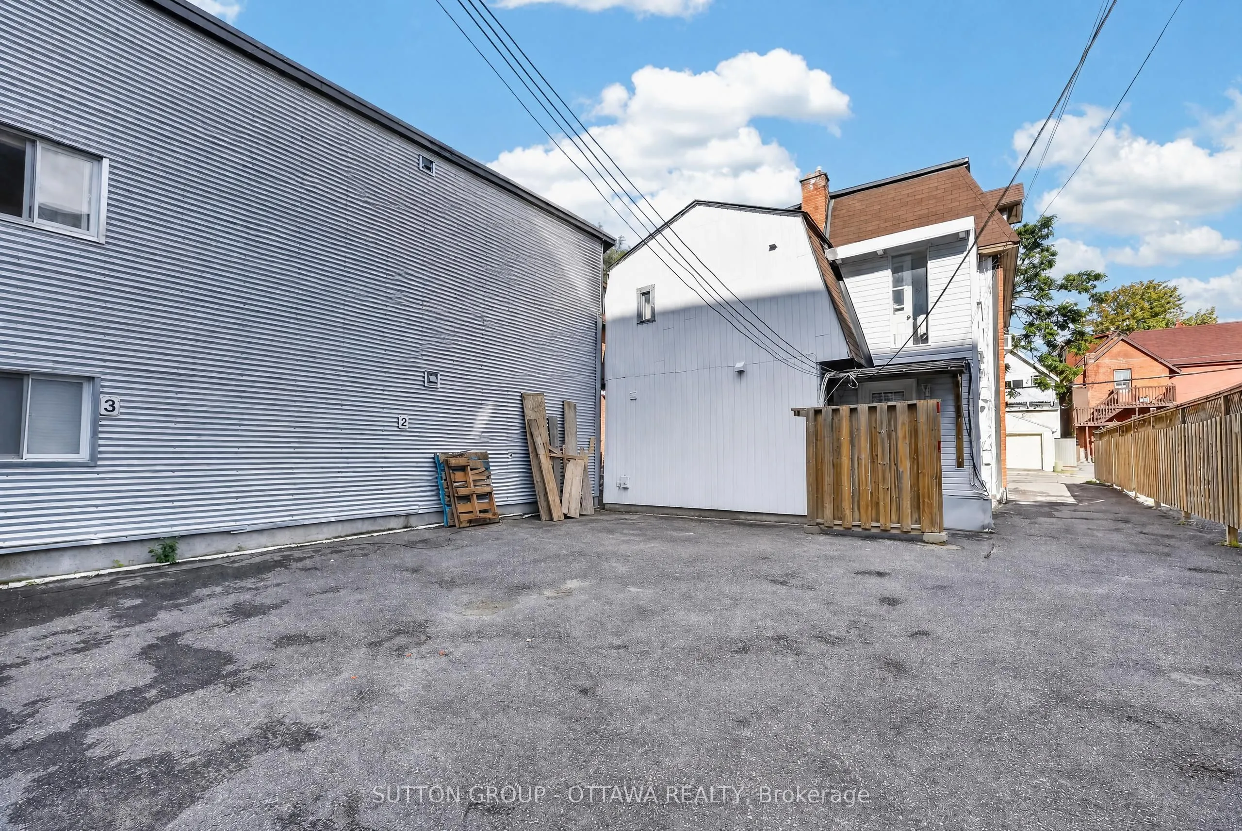 438 Lewis Street
