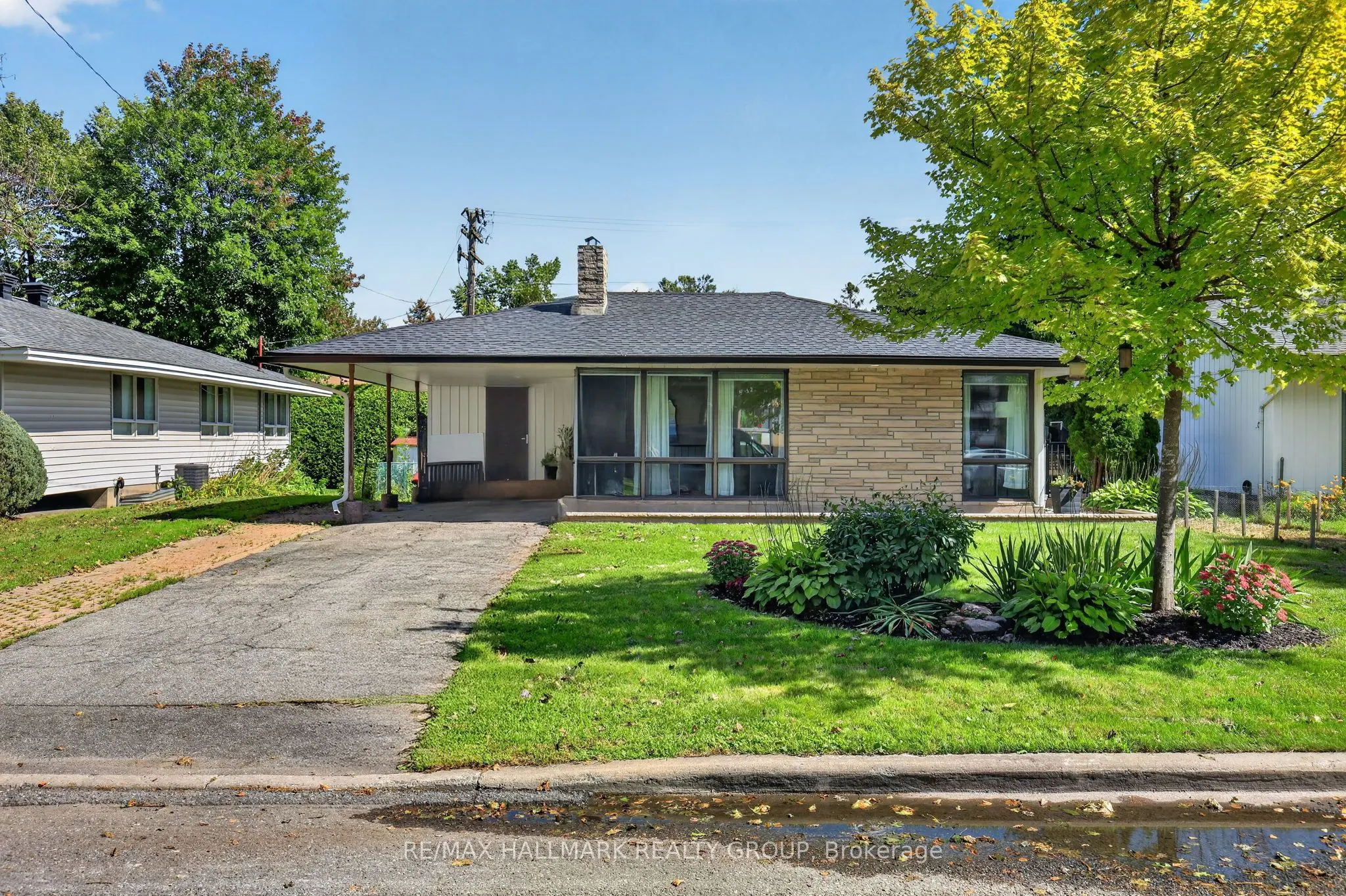 2627 Norberry Crescent