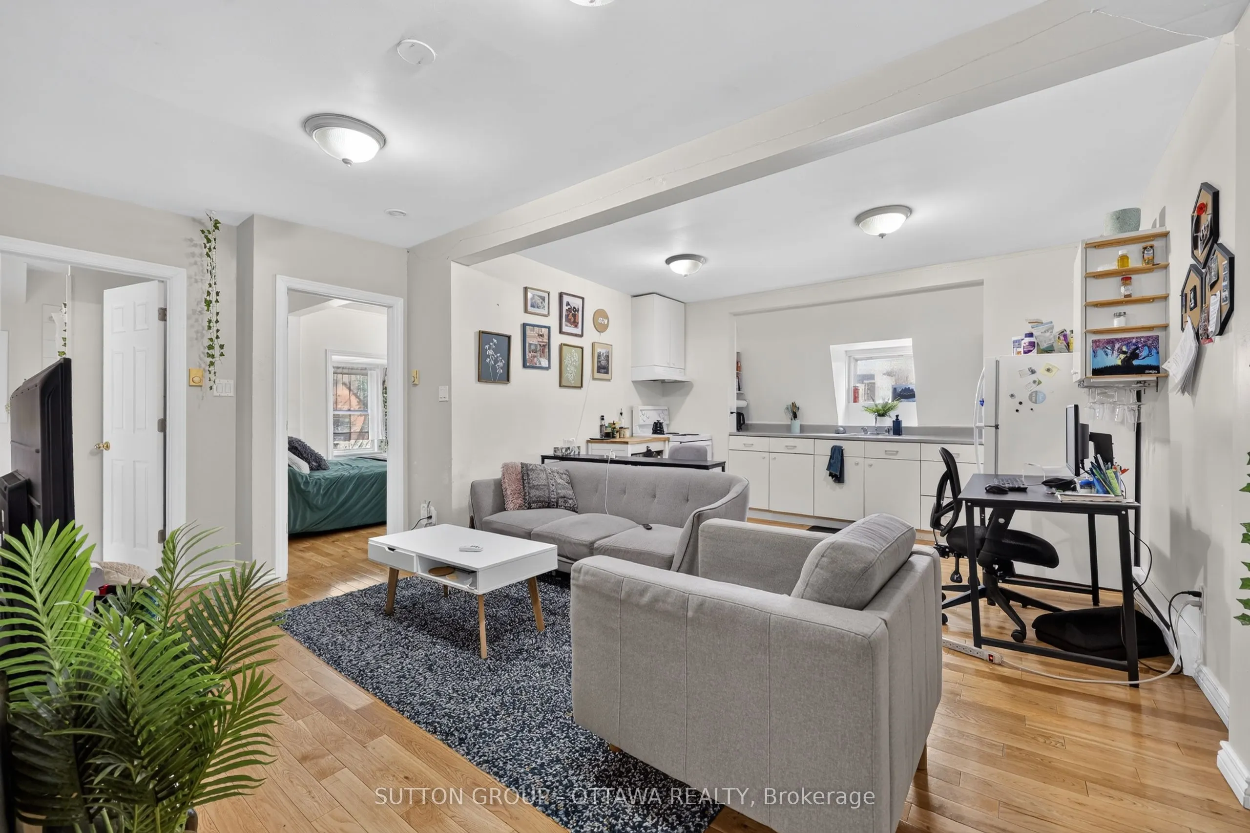 438 Lewis Street