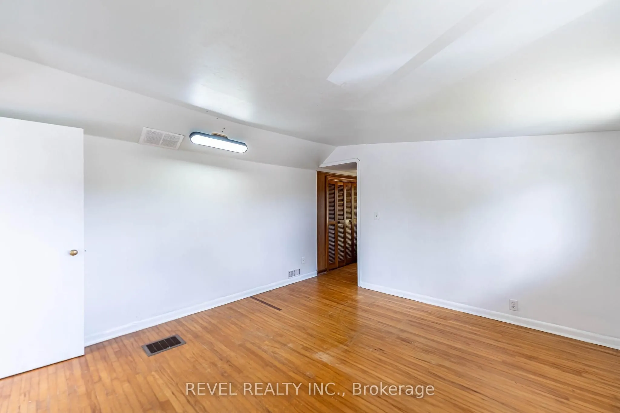 1217 ORCHARD Avenue
