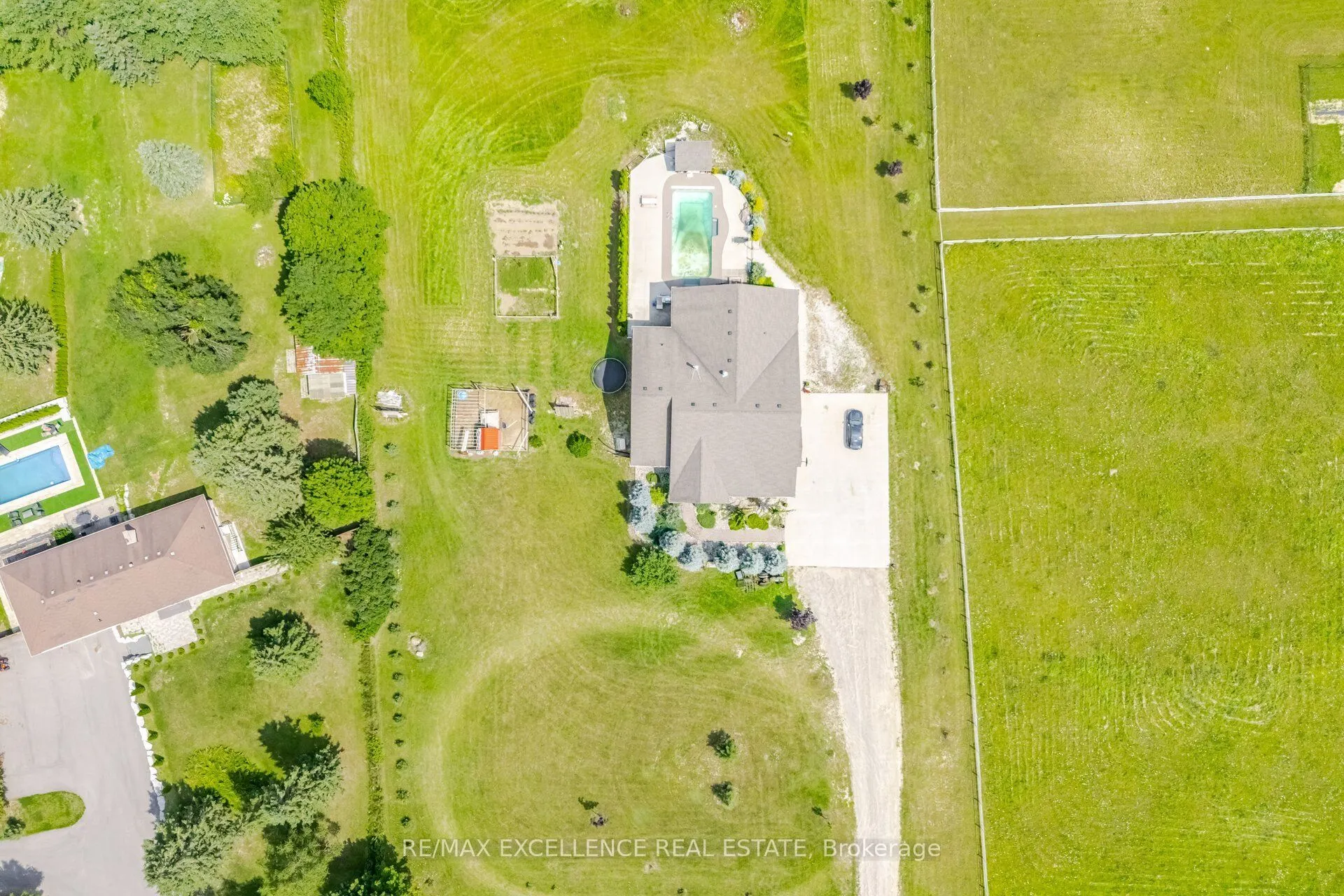 5593 Trafalgar Road