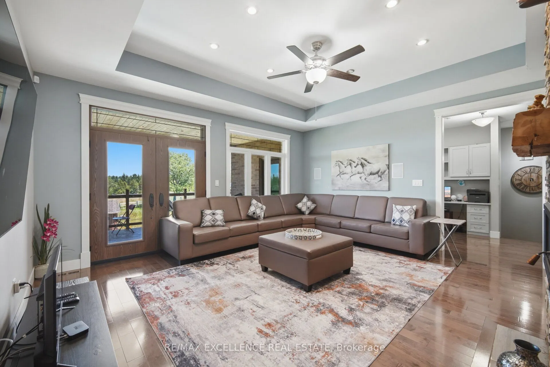5593 Trafalgar Road