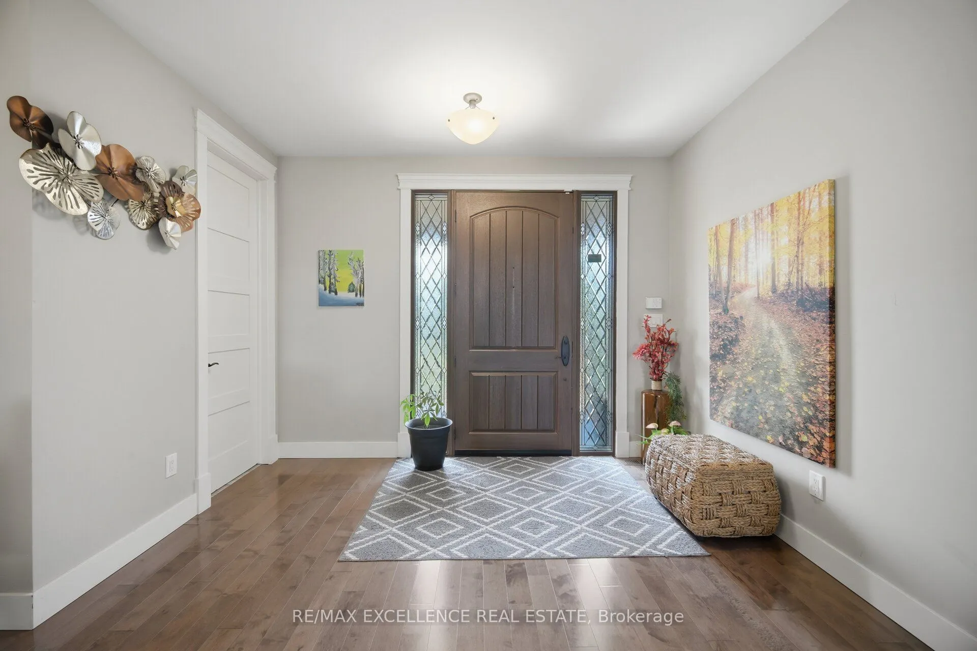 5593 Trafalgar Road