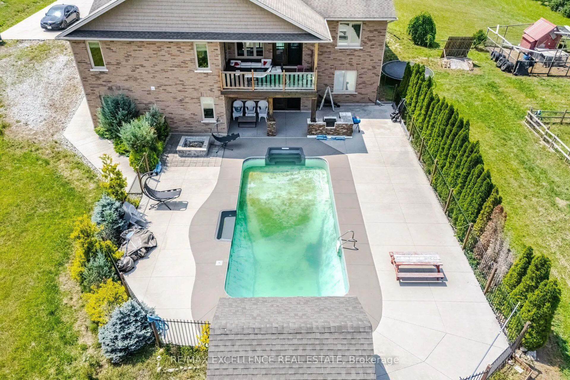 5593 Trafalgar Road