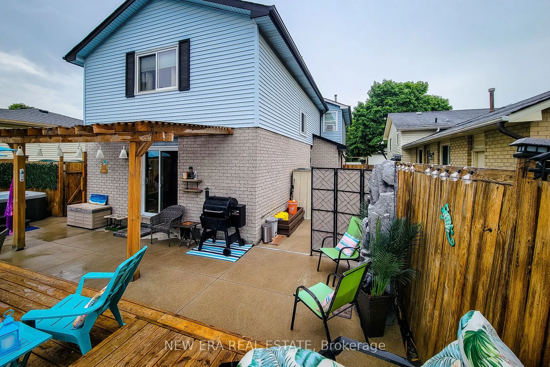 8 Dalton Gate