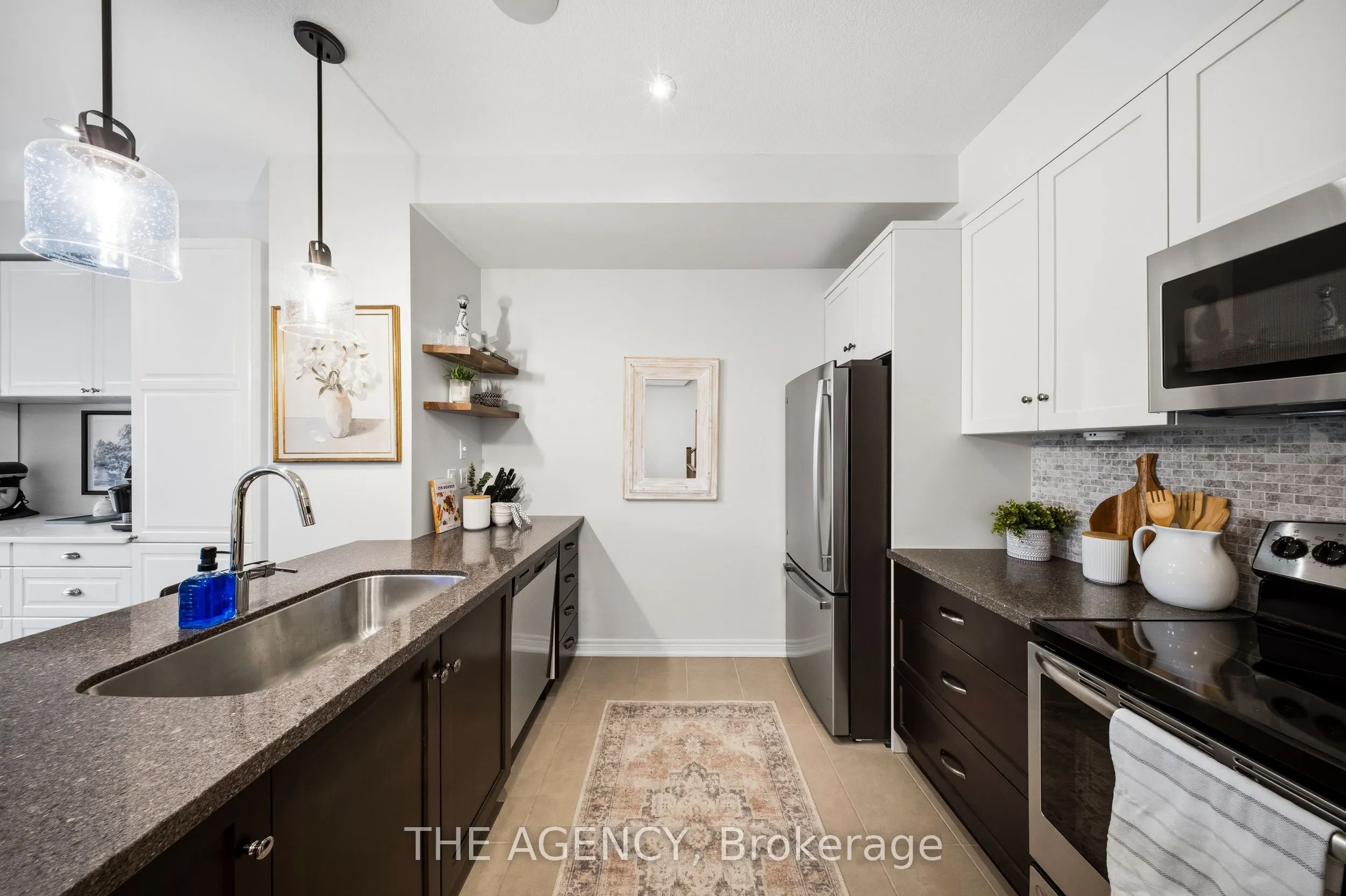 215 Dundas Street E #19