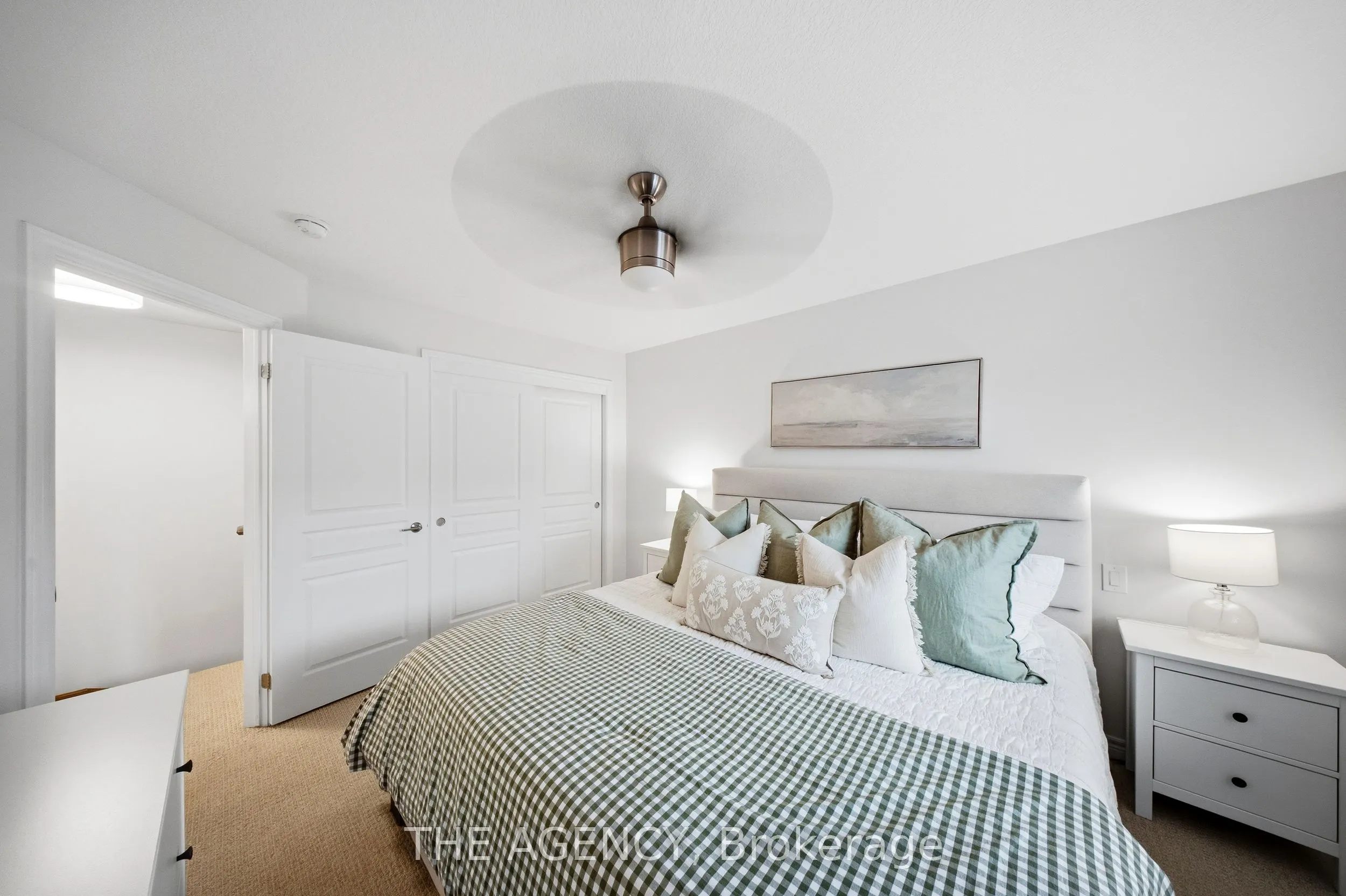 215 Dundas Street E #19