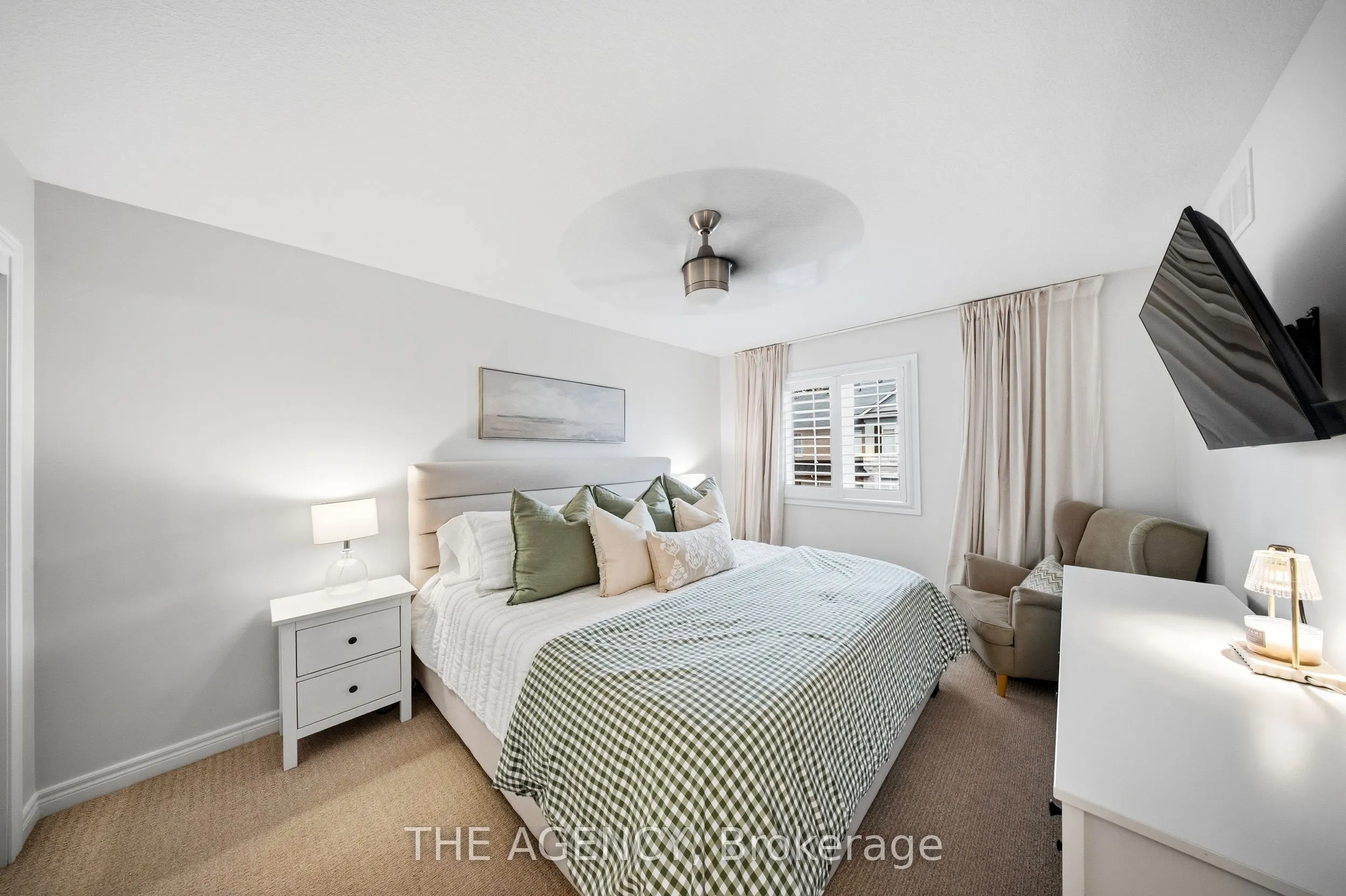 215 Dundas Street E #19