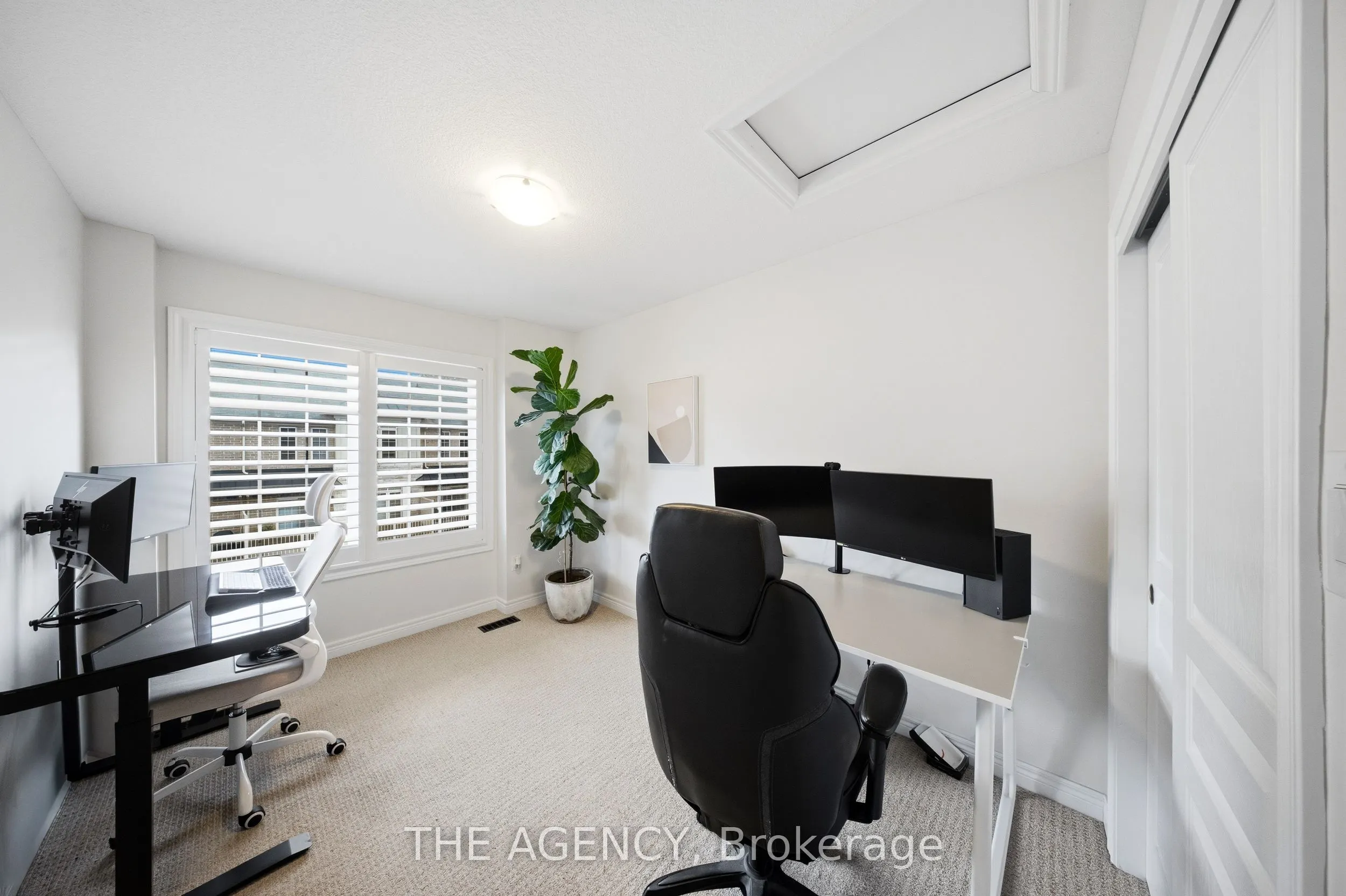 215 Dundas Street E #19