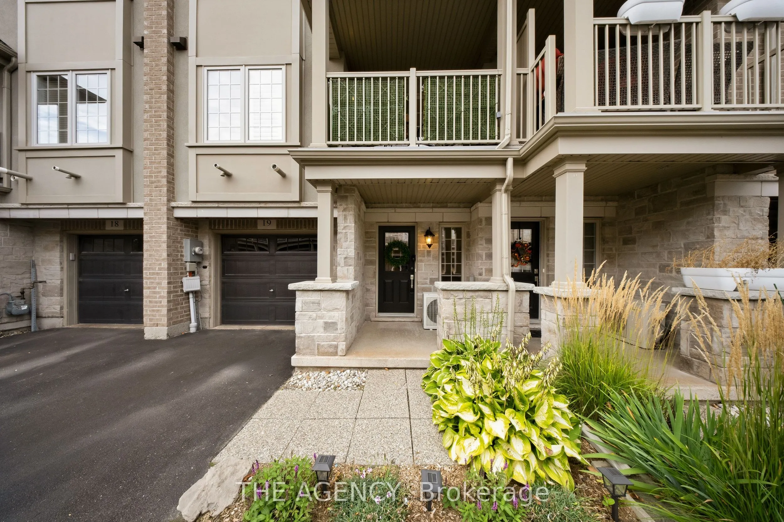 215 Dundas Street E #19