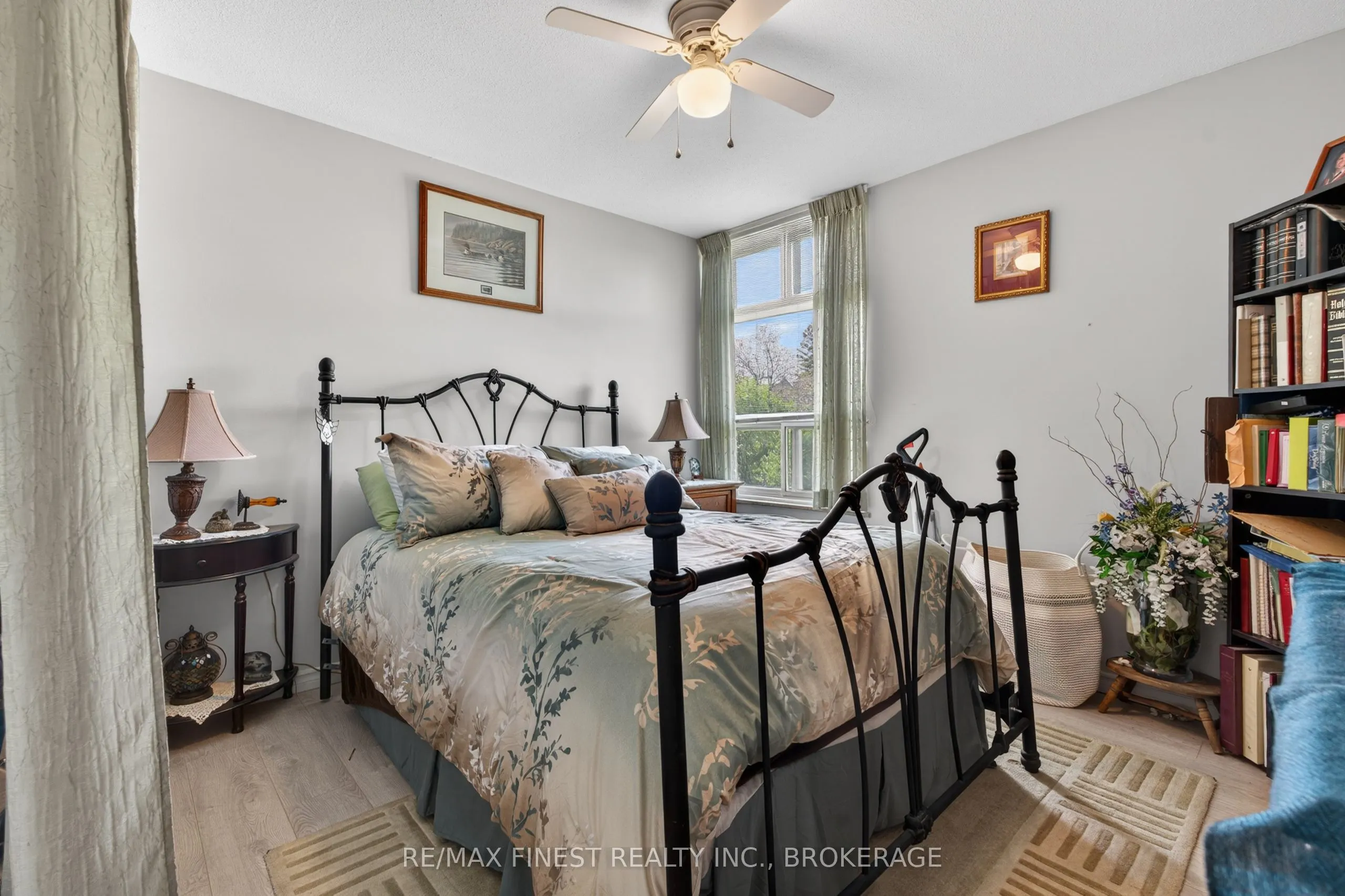 2 Mowat Avenue #206
