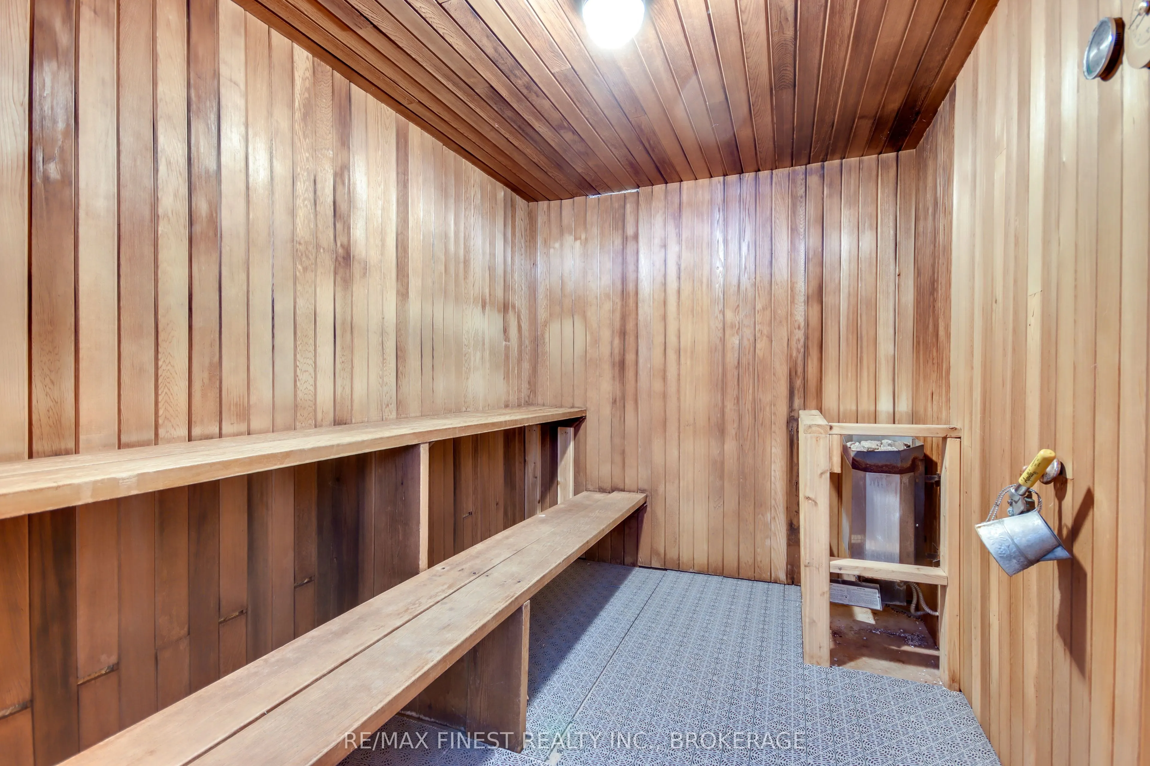 2 Mowat Avenue #206