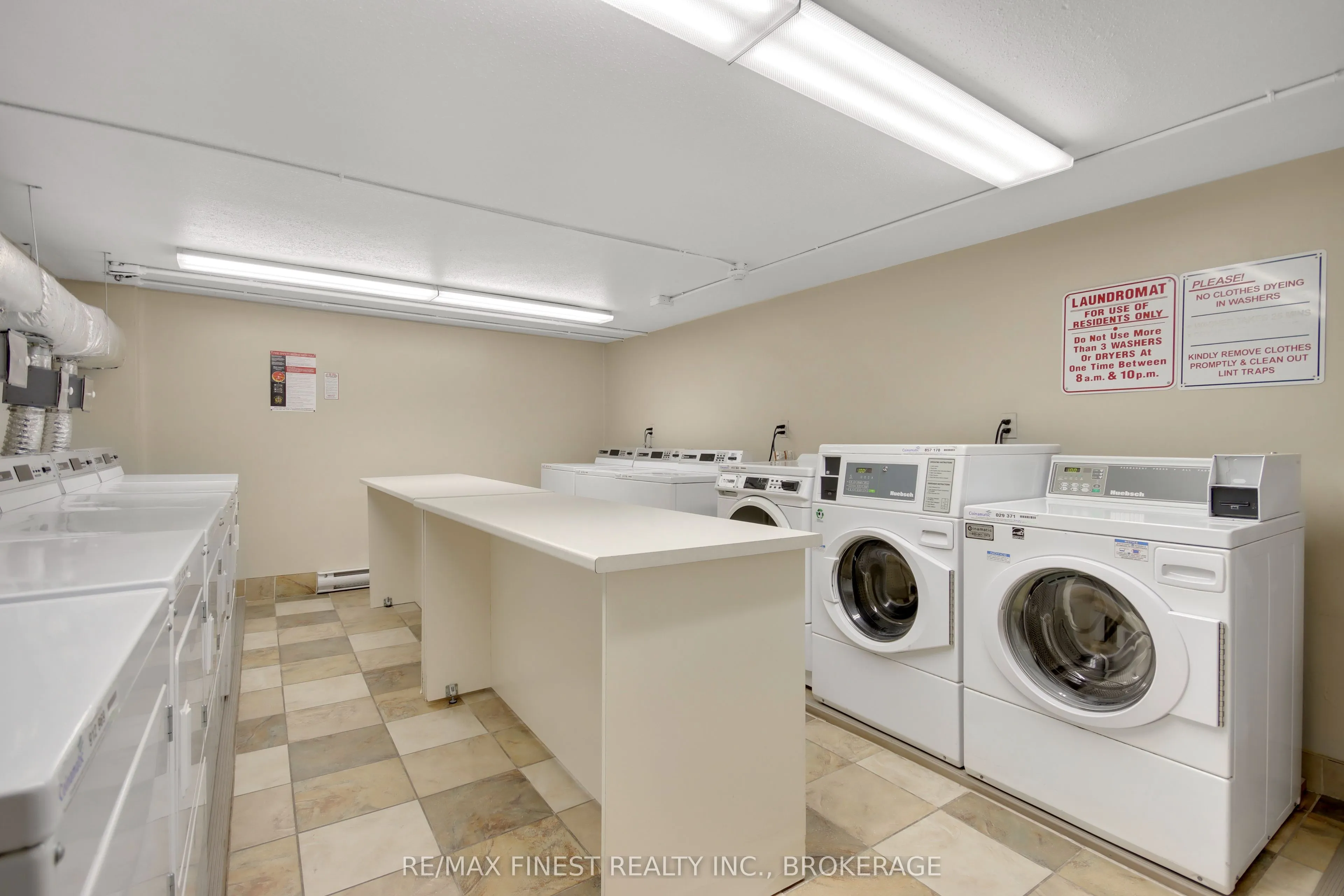 2 Mowat Avenue #206