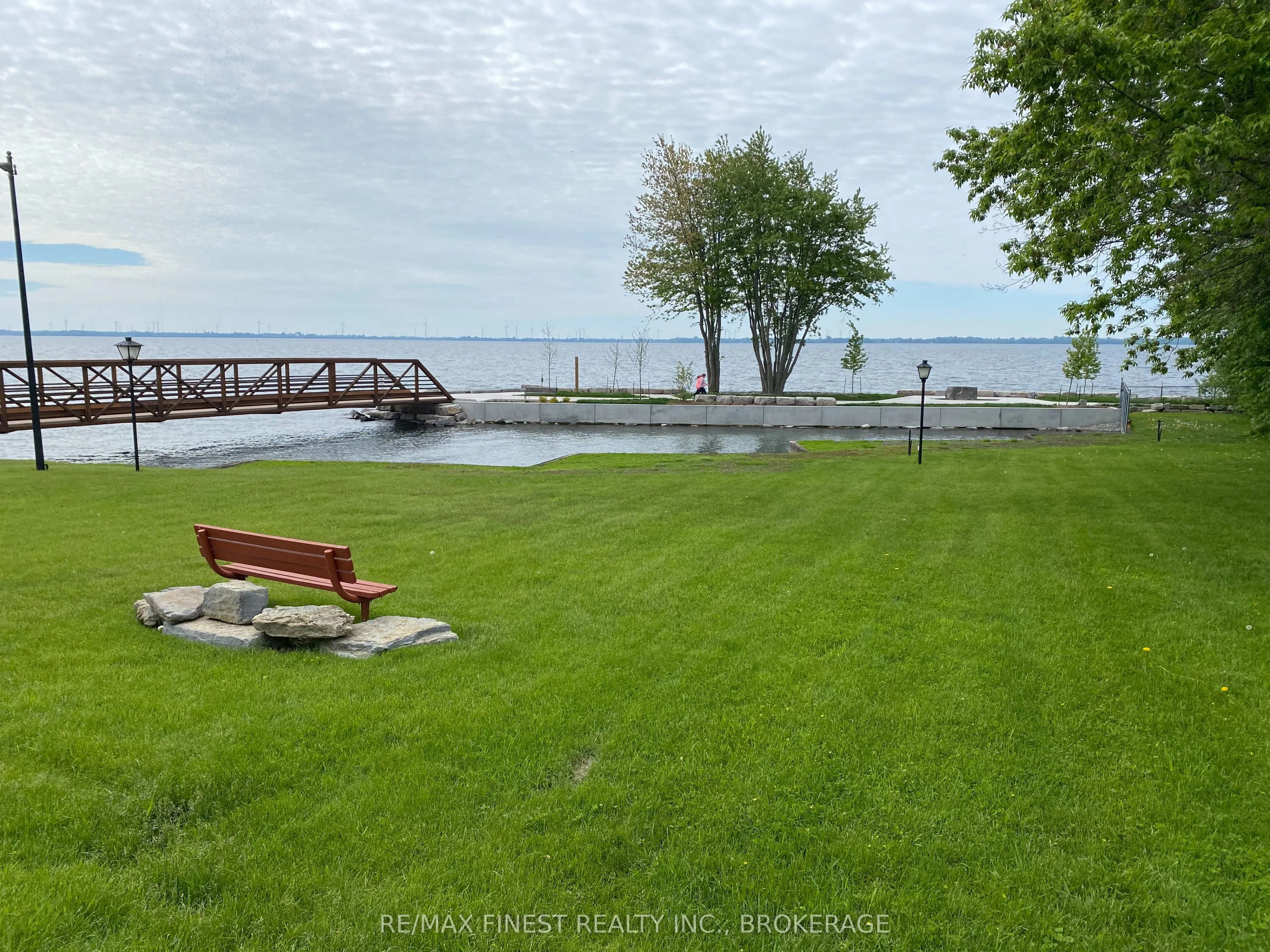 2 Mowat Avenue #206