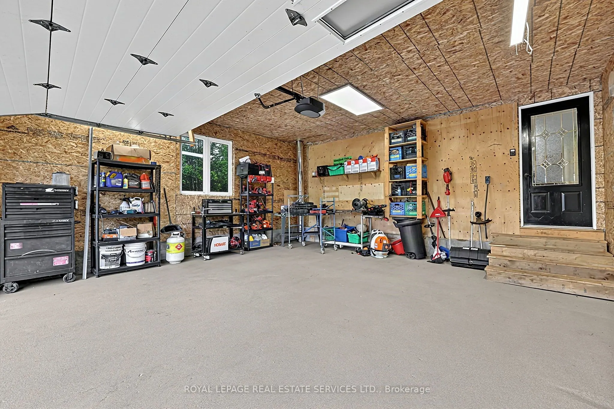 122 Algonquin Drive