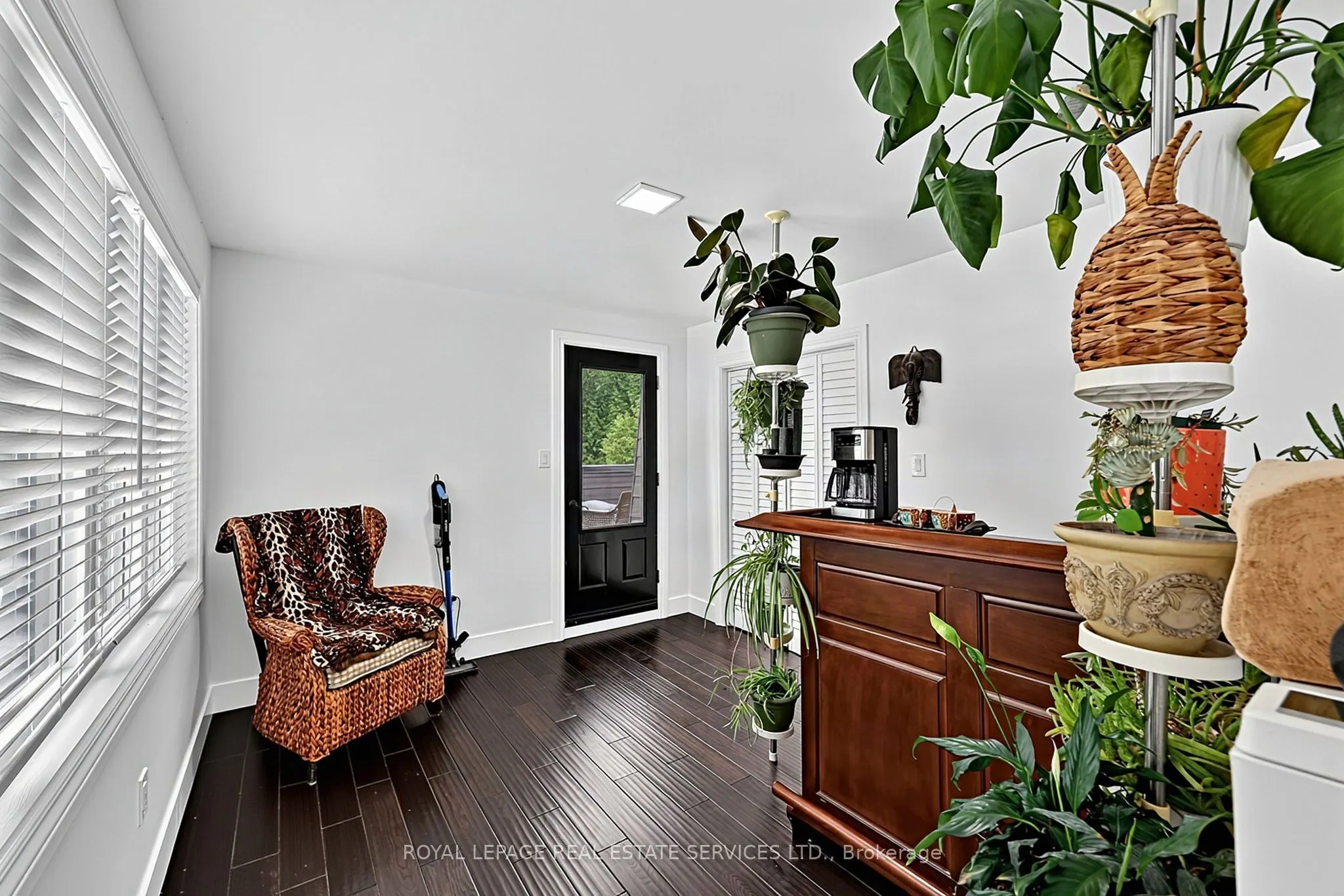 122 Algonquin Drive