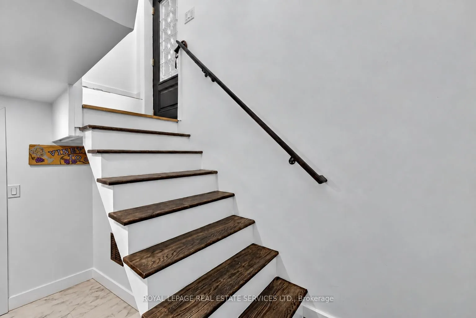 122 Algonquin Drive