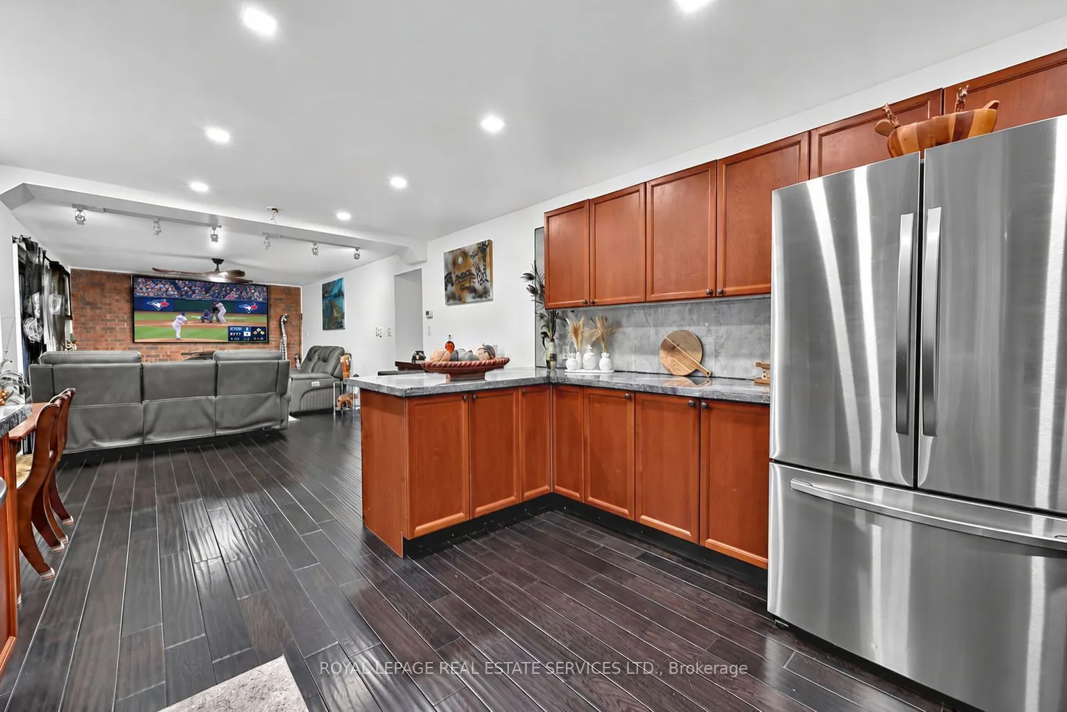 122 Algonquin Drive